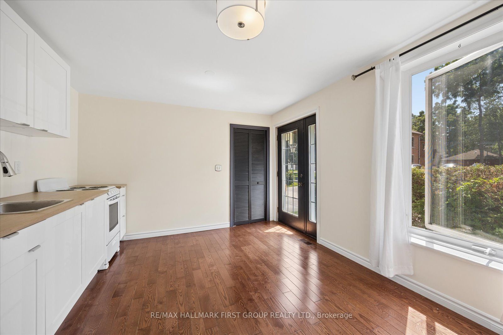 211 Casimir Street MAIN, Scugog, ON L9L 1B7 photo 5