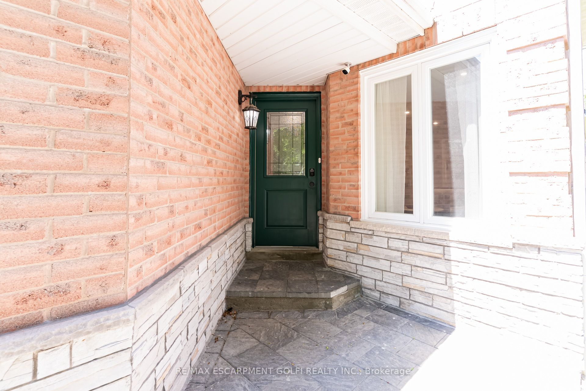 1190 Windgrove Square, Pickering, ON L1X 2S5 photo 4
