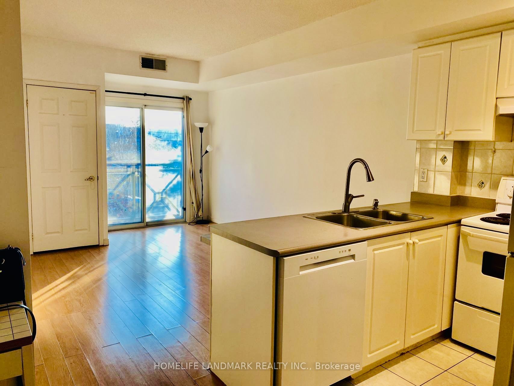 2351 Kennedy Road 105, Toronto, ON M1T 3G9 photo 5