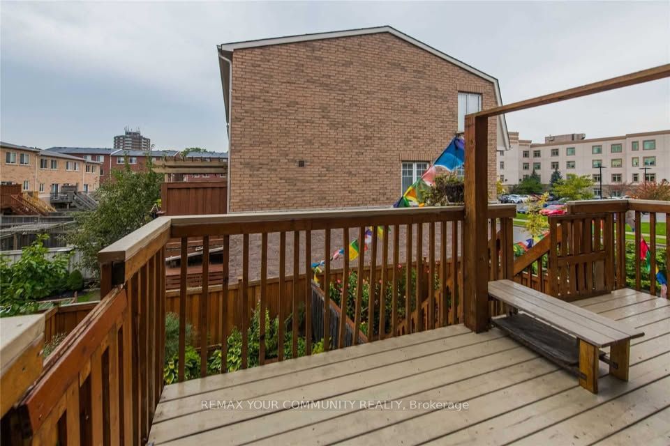 98 John Bell Crescent, Toronto, ON M1L 0G5 photo 2
