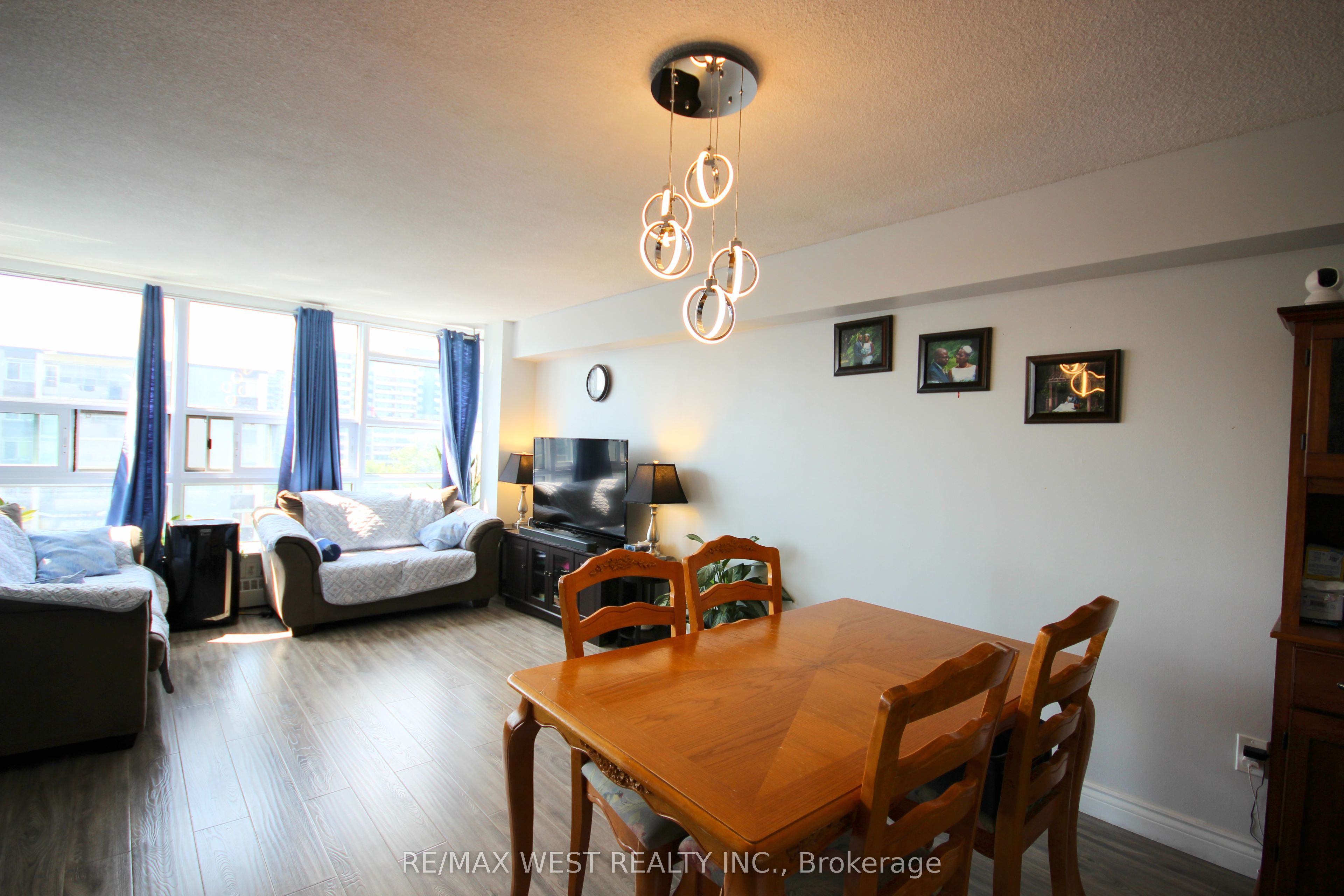 3380 Eglinton Avenue E 801, Toronto, ON M1J 3L6 photo 2