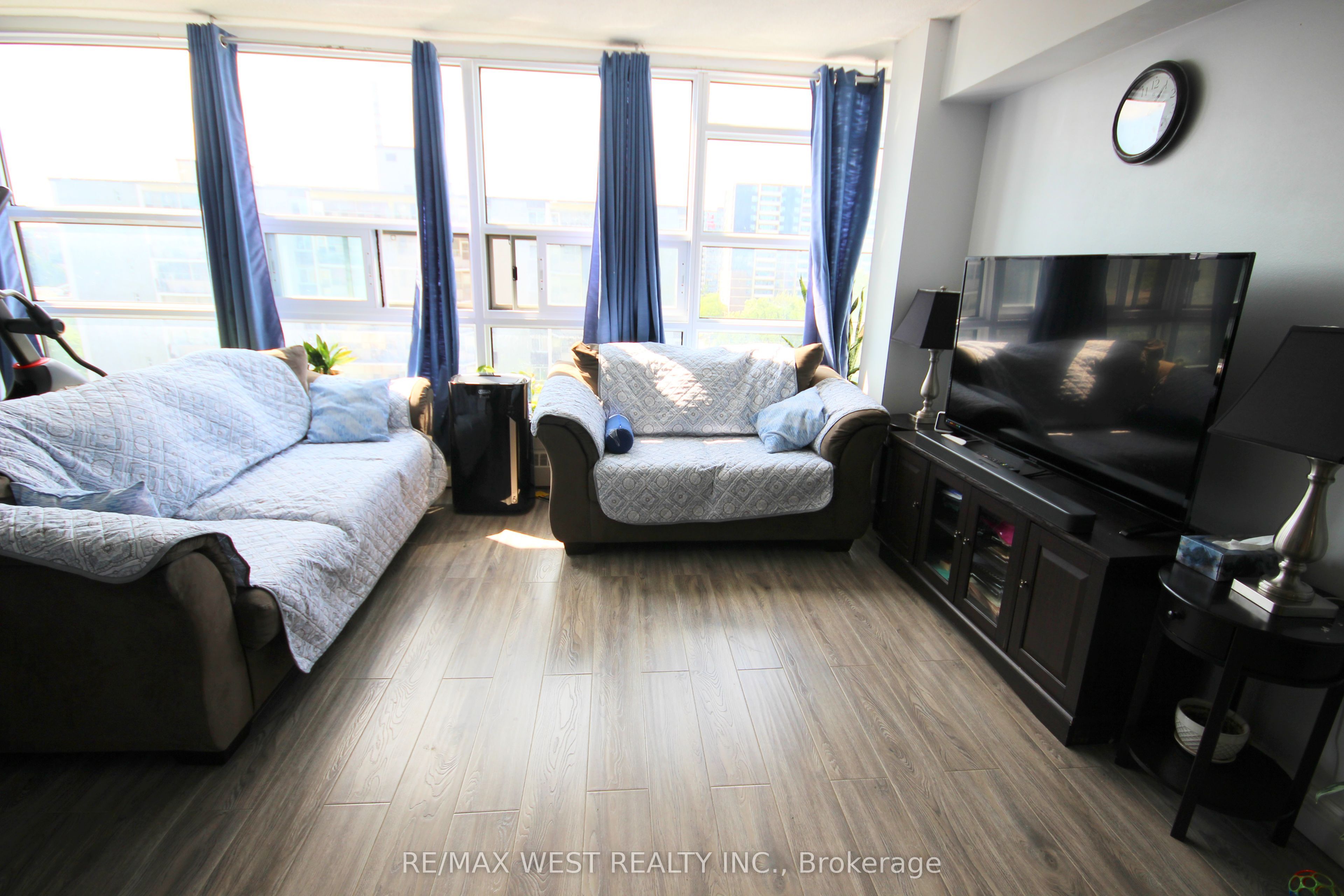 3380 Eglinton Avenue E 801, Toronto, ON M1J 3L6 photo 3