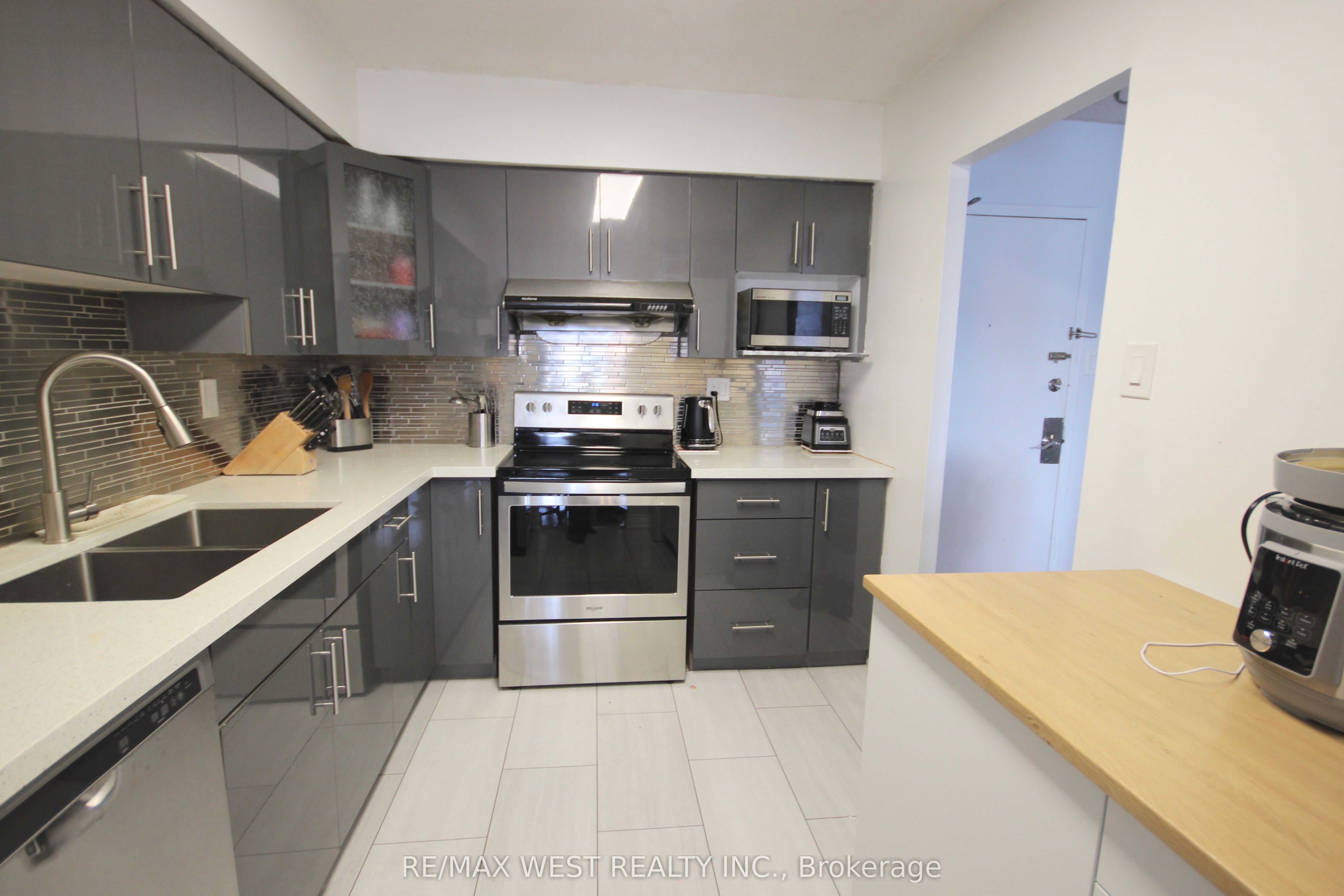 3380 Eglinton Avenue E 801, Toronto, ON M1J 3L6 photo 4