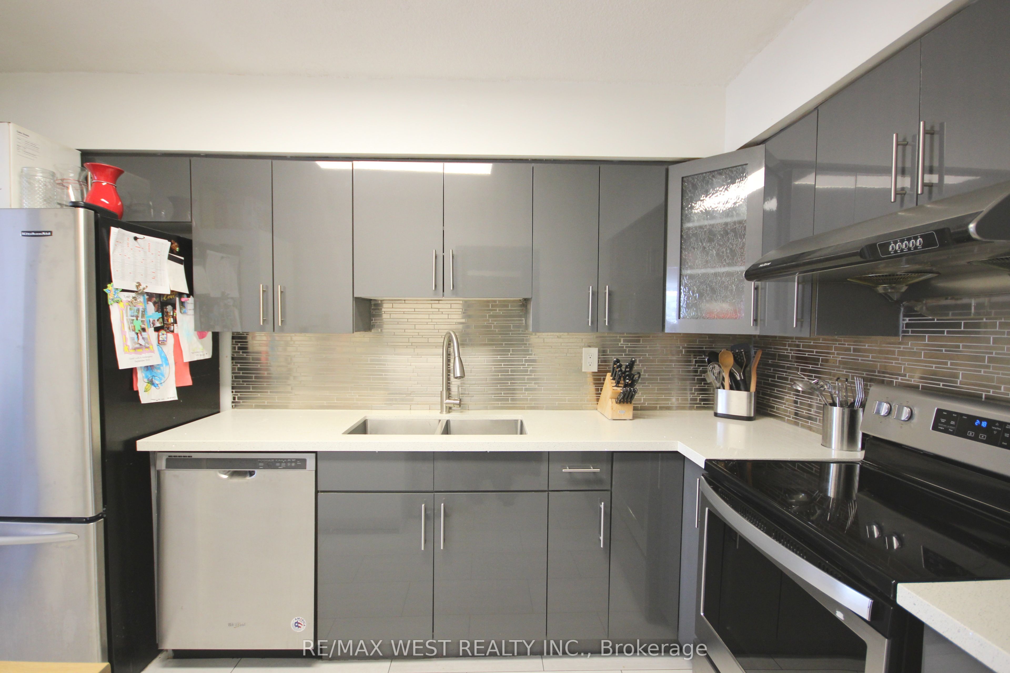3380 Eglinton Avenue E 801, Toronto, ON M1J 3L6 photo 5
