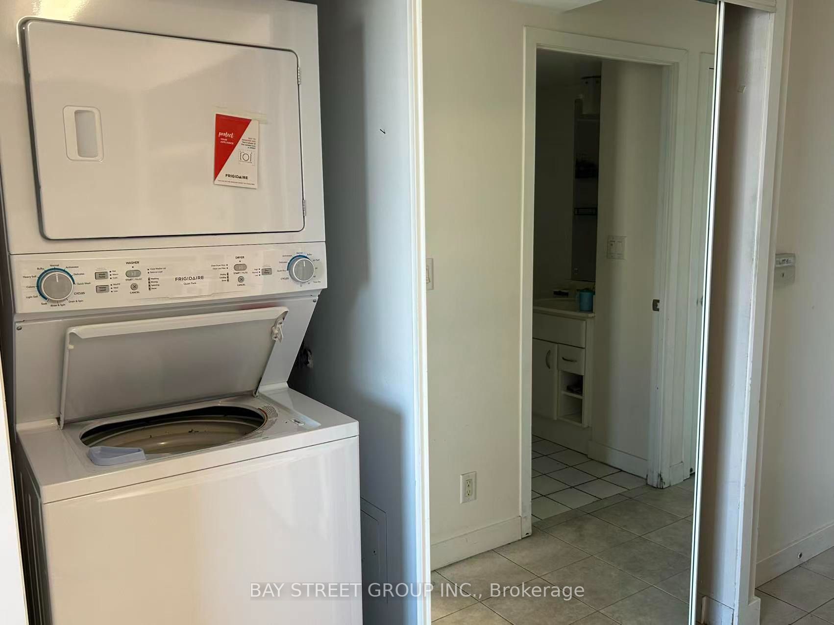 36 Lee Centre Drive, Toronto, ON M1H 3K2 photo 3