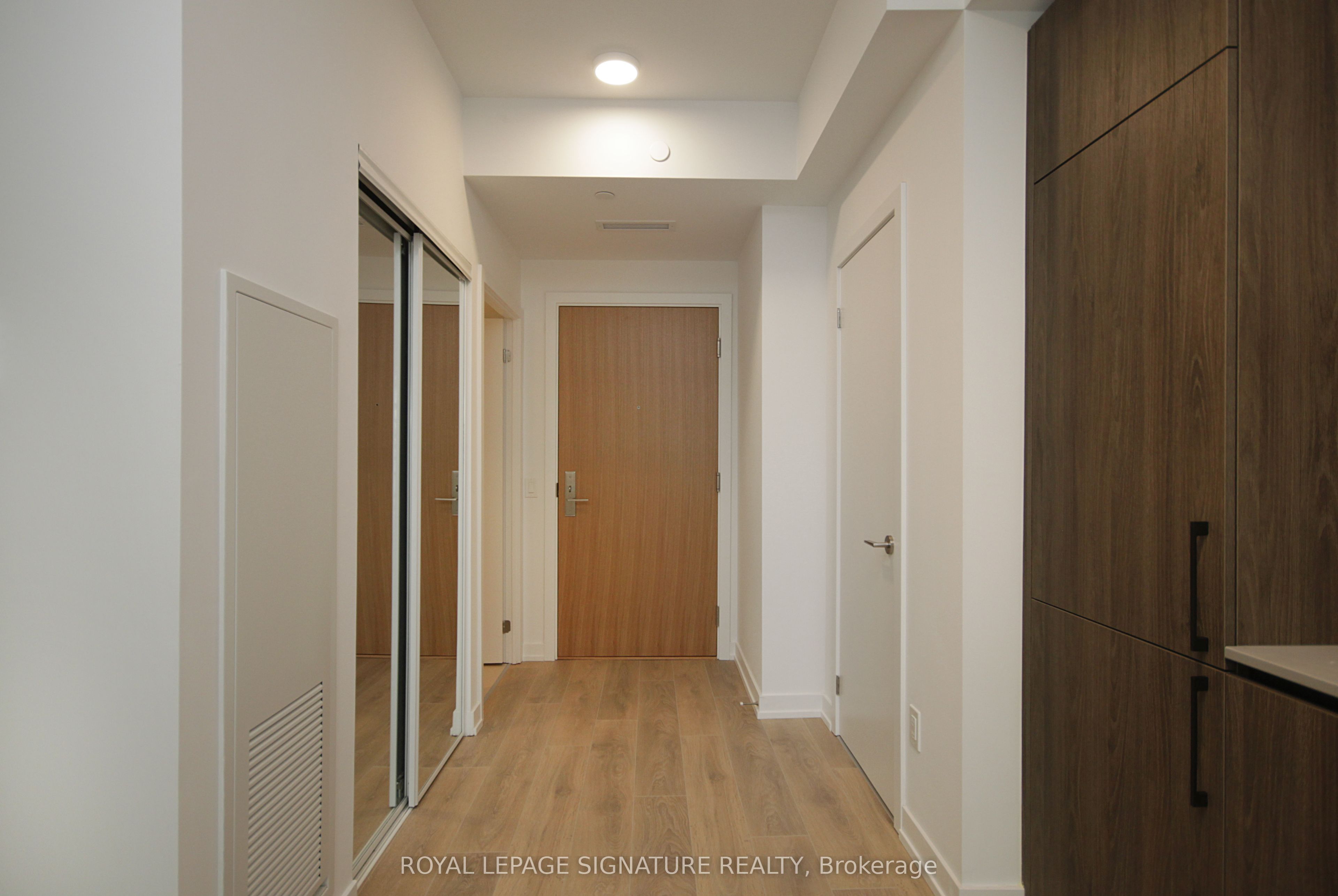 150 Logan Avenue 430, Toronto, ON M4M 0E4 photo 2