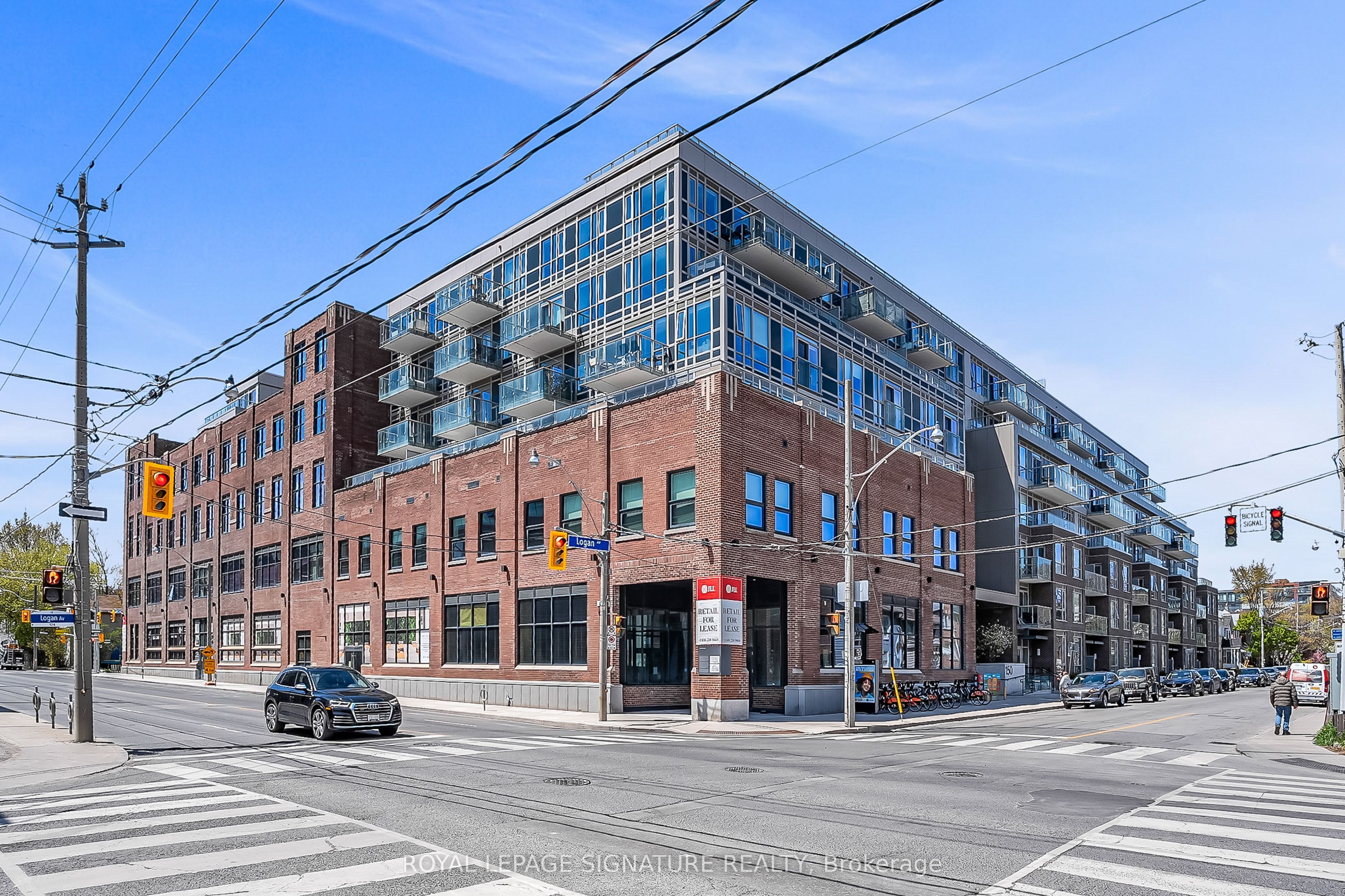 150 Logan Avenue 430, Toronto, ON M4M 0E4 photo 3