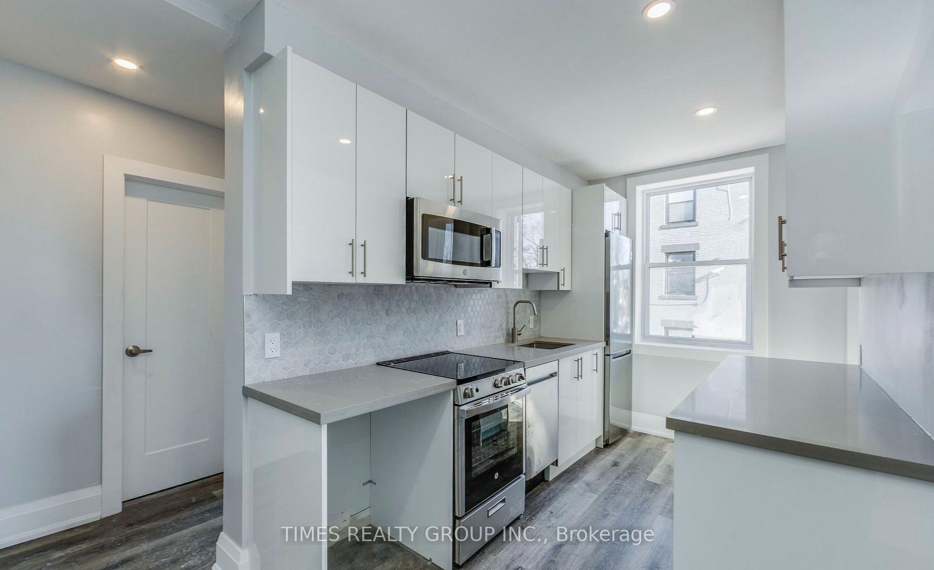 1480 Dundas Street E 5, Toronto, ON M4M 1S9 photo 2