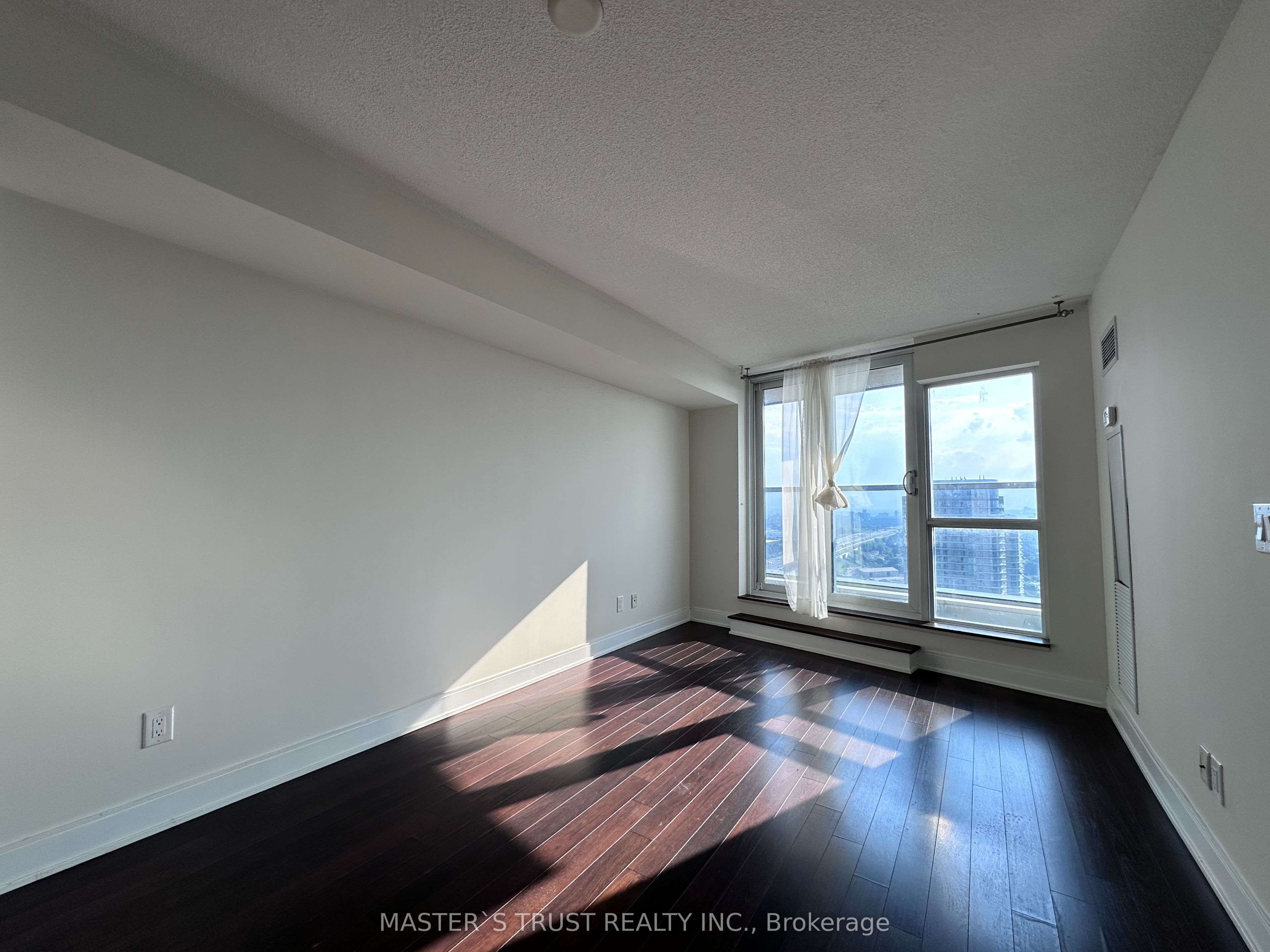 135 Village Green Square 3722, Toronto, ON M1S 0G4 photo 2