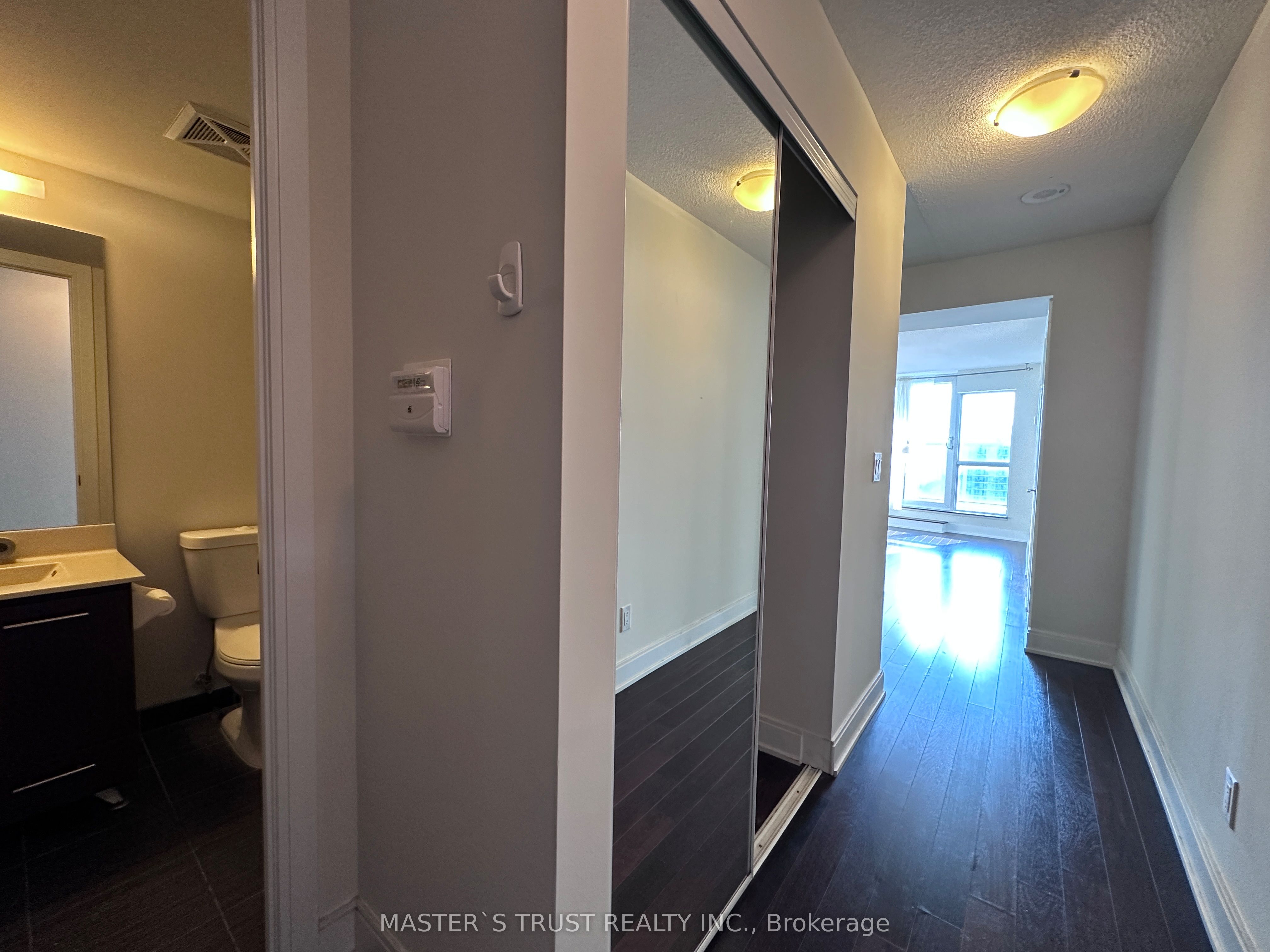 135 Village Green Square 3722, Toronto, ON M1S 0G4 photo 5