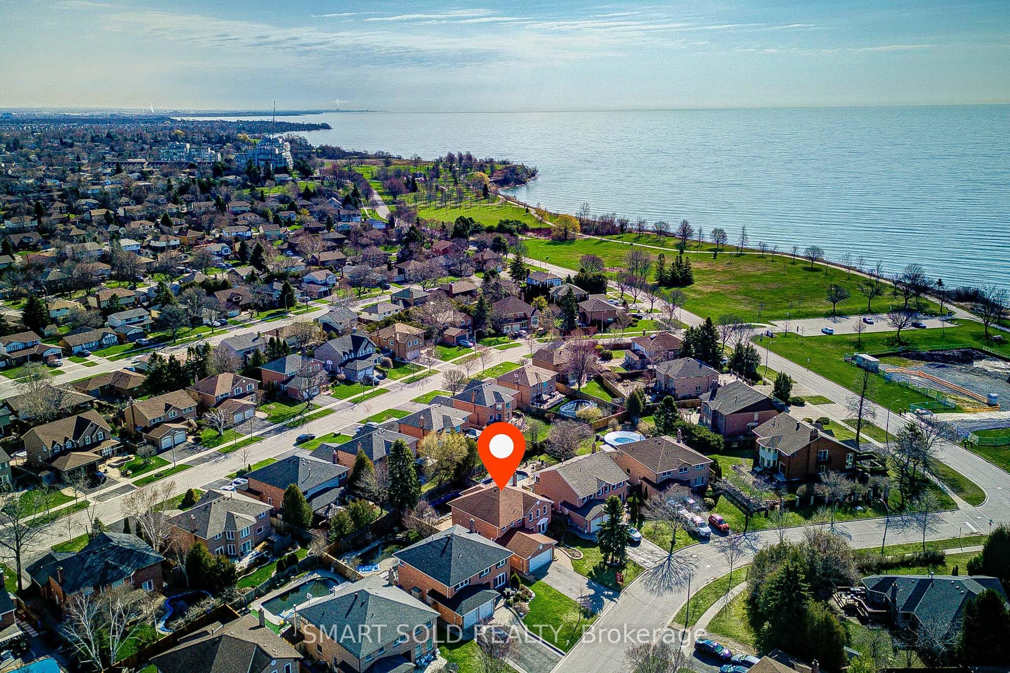 33 Love Crescent, Ajax, ON L1S 4T3 photo 3