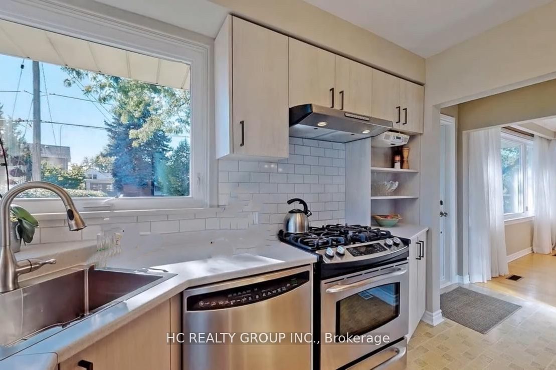 53 Treverton Drive Main, Toronto, ON M1K 3S5 photo 2