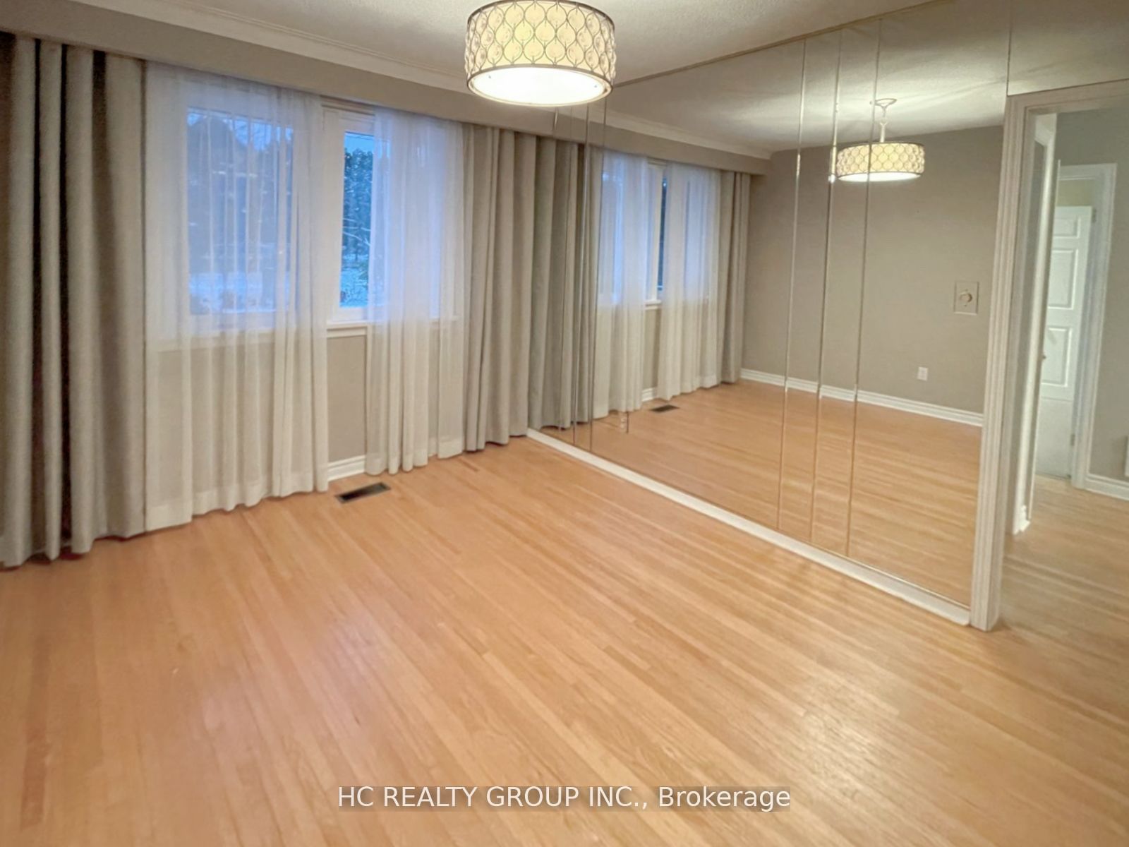 53 Treverton Drive Main, Toronto, ON M1K 3S5 photo 5