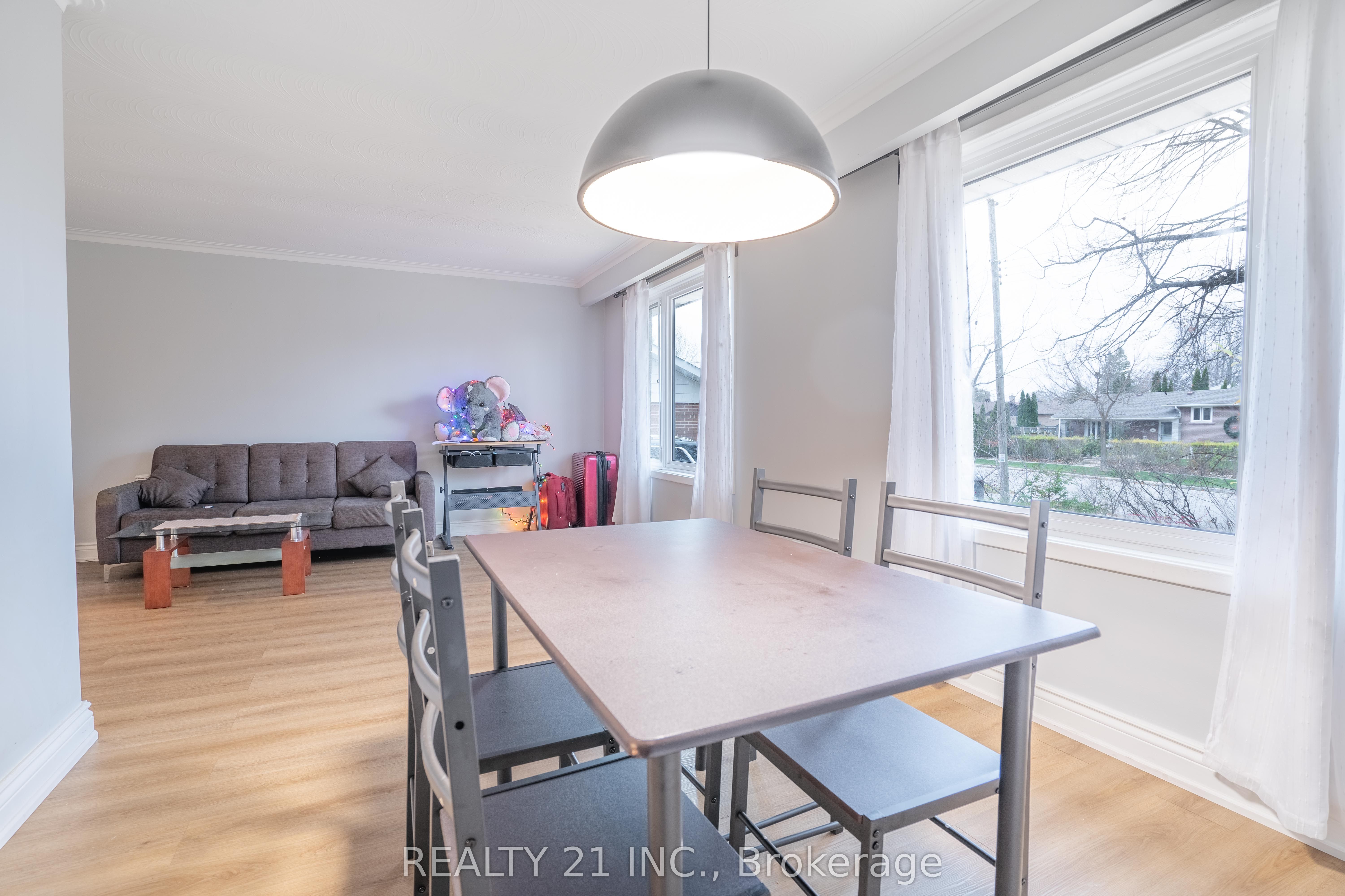 7 Brightside Drive, Toronto, ON M1E 3Y8 photo 3