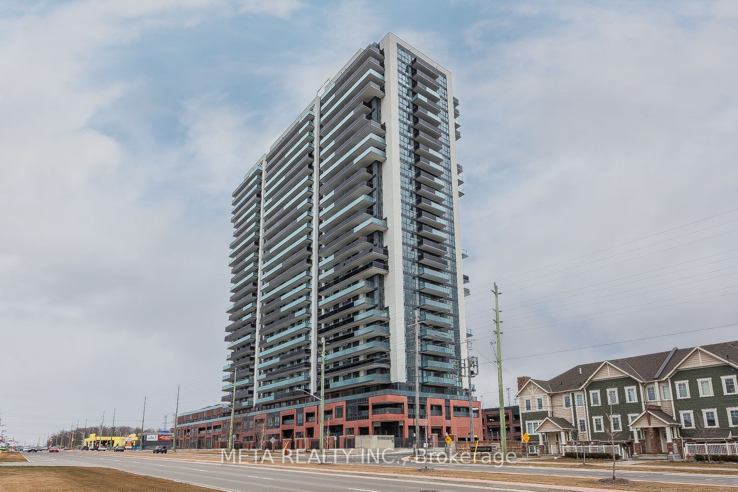2545 Simcoe Street N 322, Oshawa, ON L1L 0W3