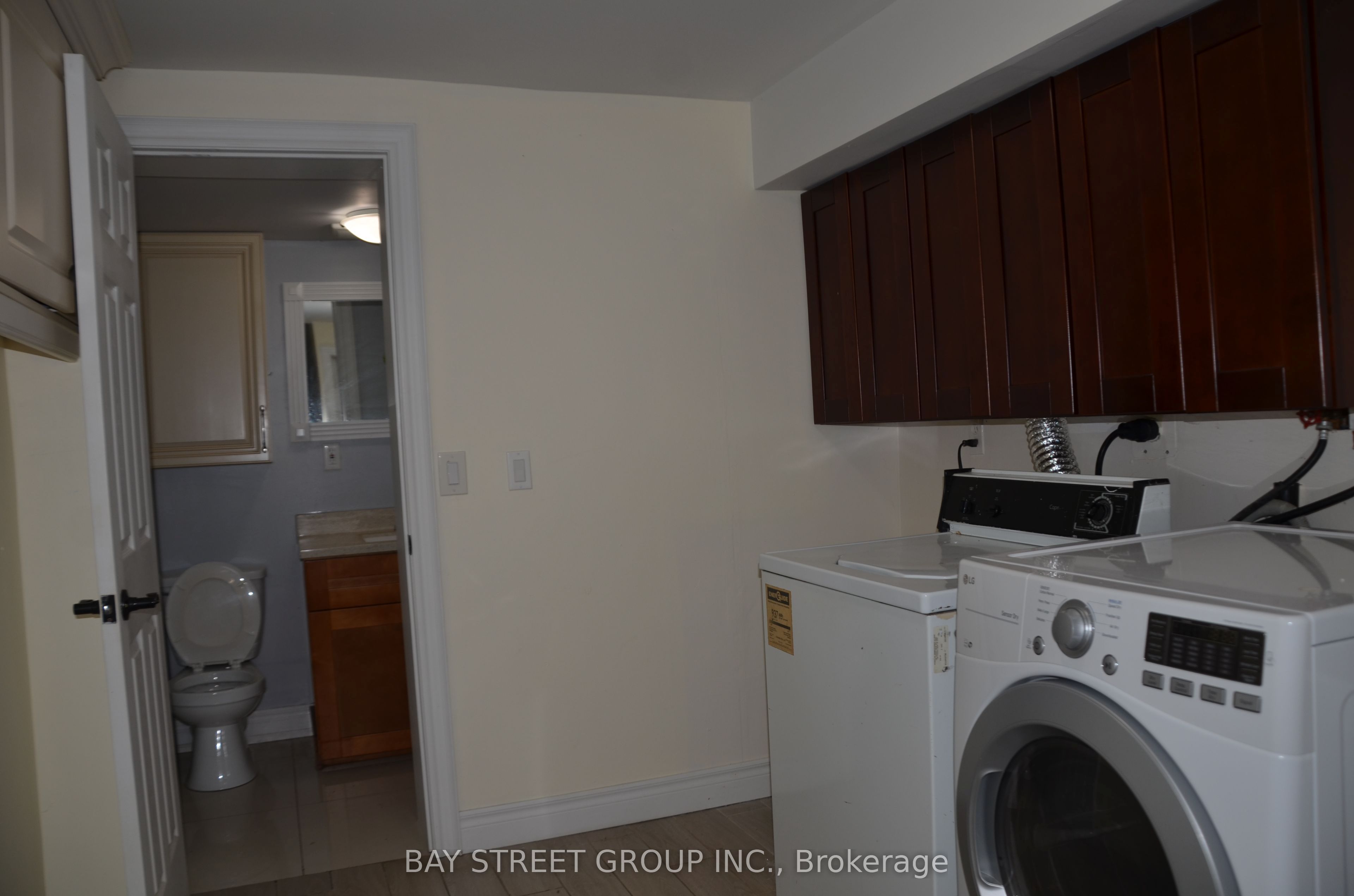 58 Alanbull Square, Toronto, ON M1V 4M1 photo 2