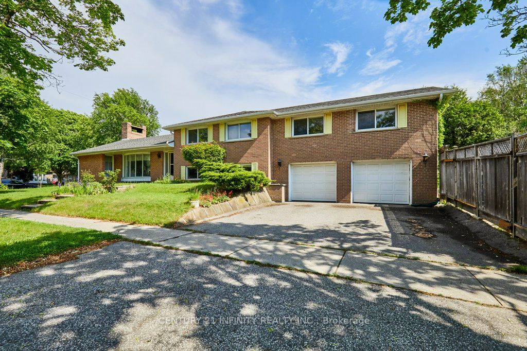 1 Goodland Gate, Toronto, ON M1S 1V4