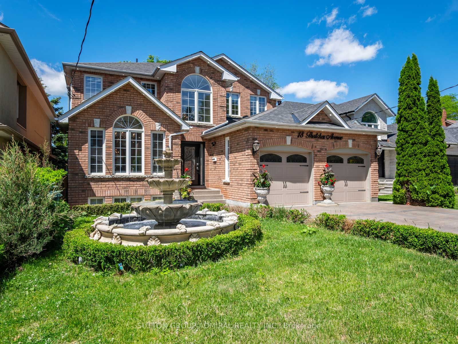 18 Thatcher Avenue, Toronto, ON M1M 2M2 photo 2