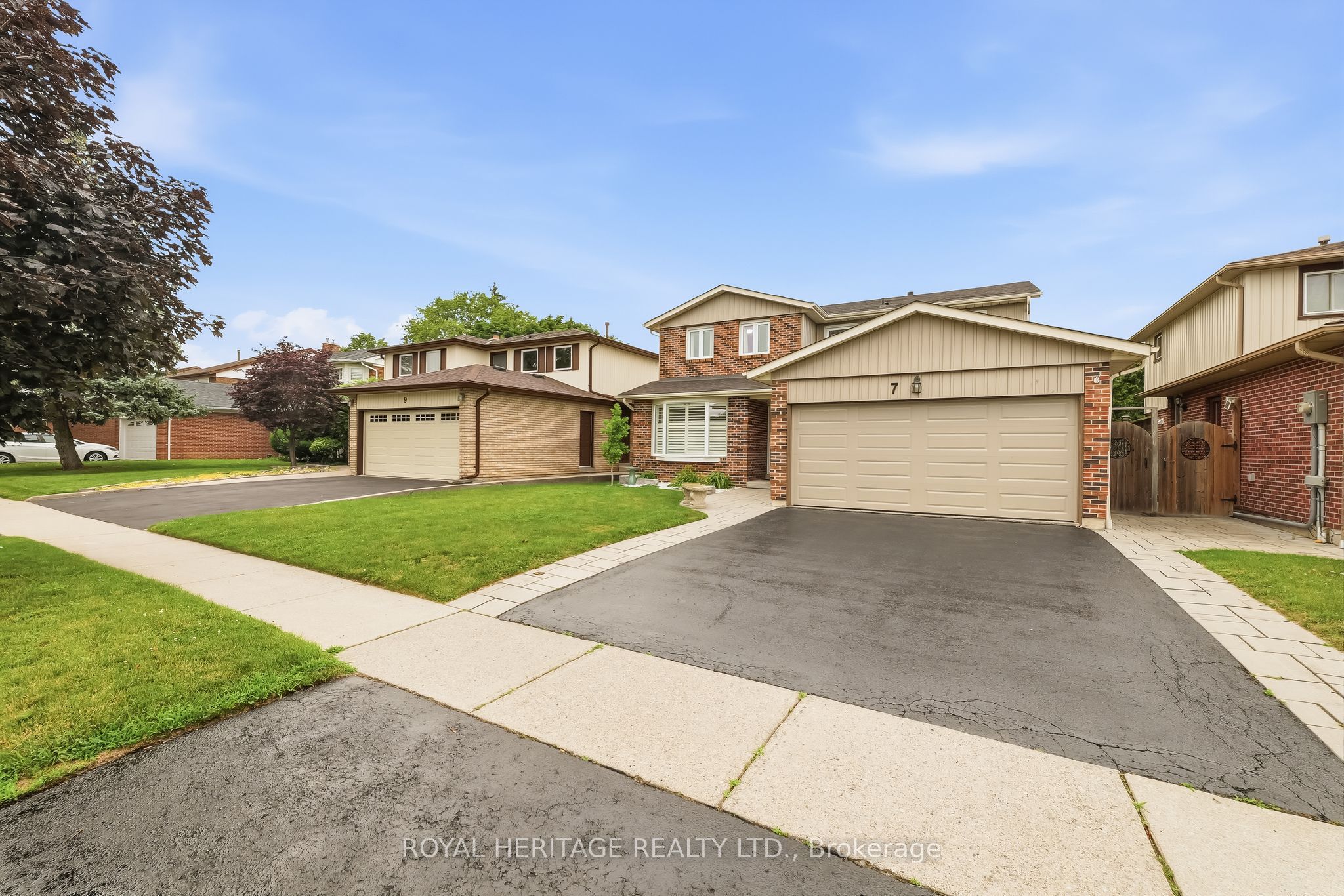 7 Carter Crescent, Whitby, ON L1N 6C3 photo 2