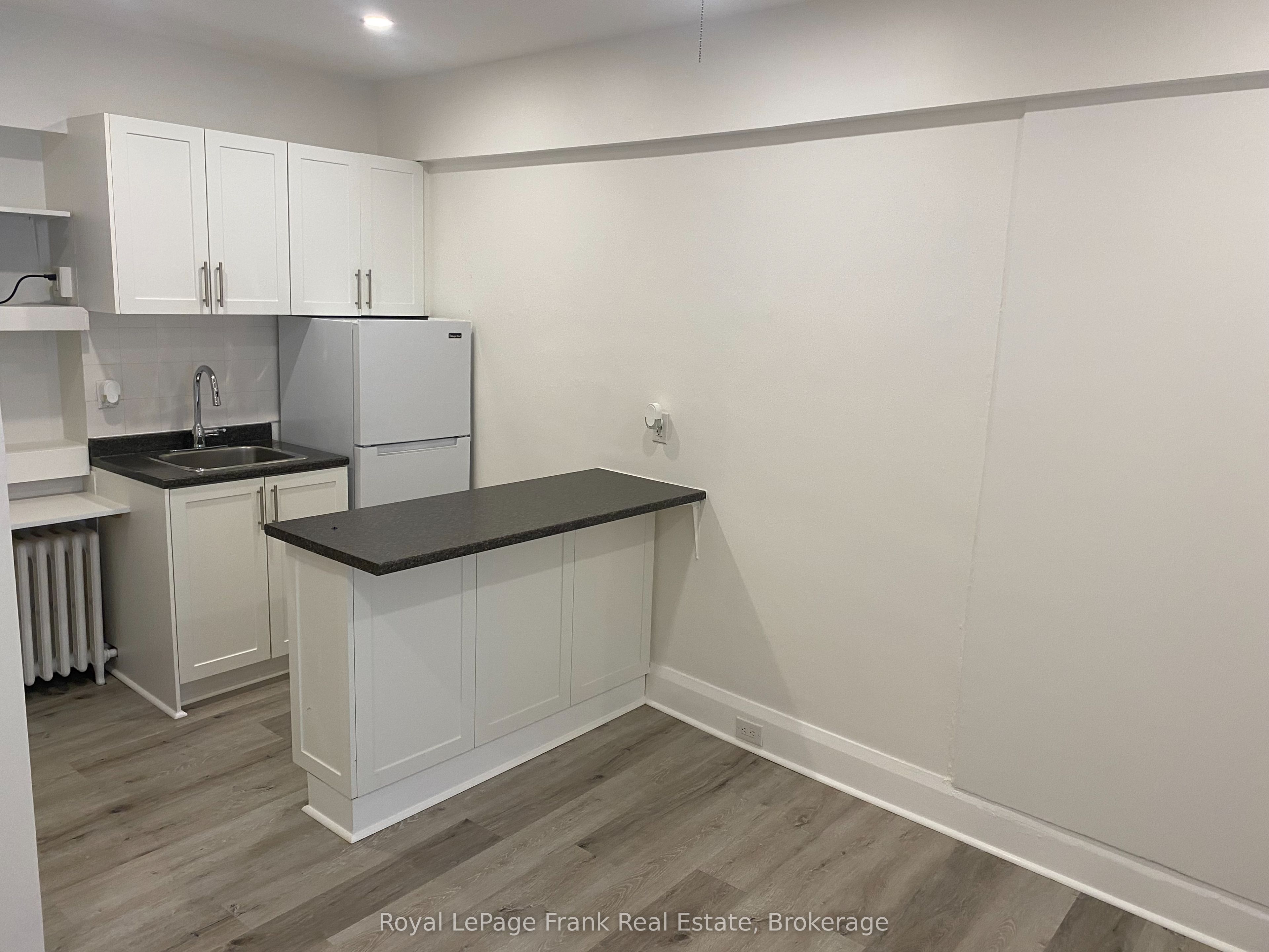 859 Dundas Street W 3, Whitby, ON L1N 2N6 photo 4