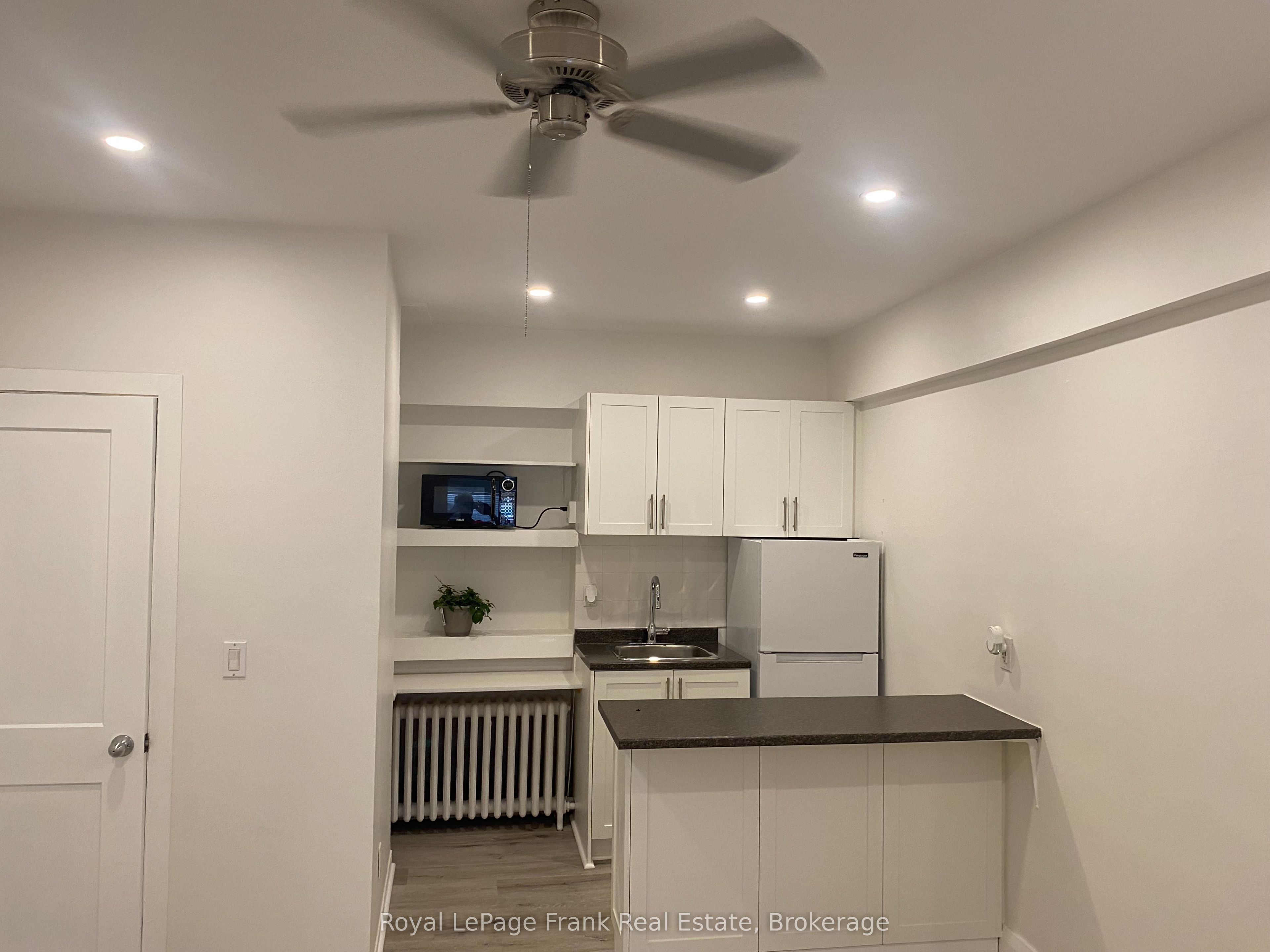 859 Dundas Street W 3, Whitby, ON L1N 2N6 photo 5