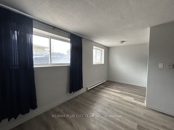 200 Park Road 101, Oshawa, ON L1J 4L8 photo 2