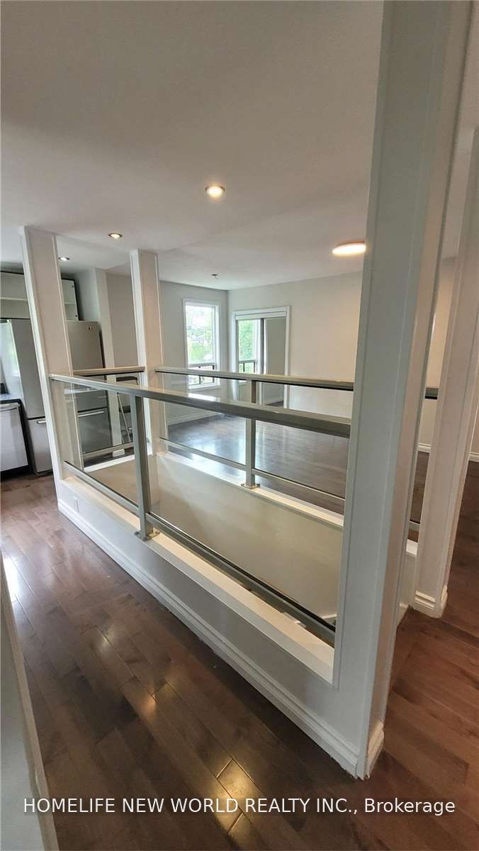 1842 E Dundas Street E, Toronto, ON M4L 1M5 photo 4