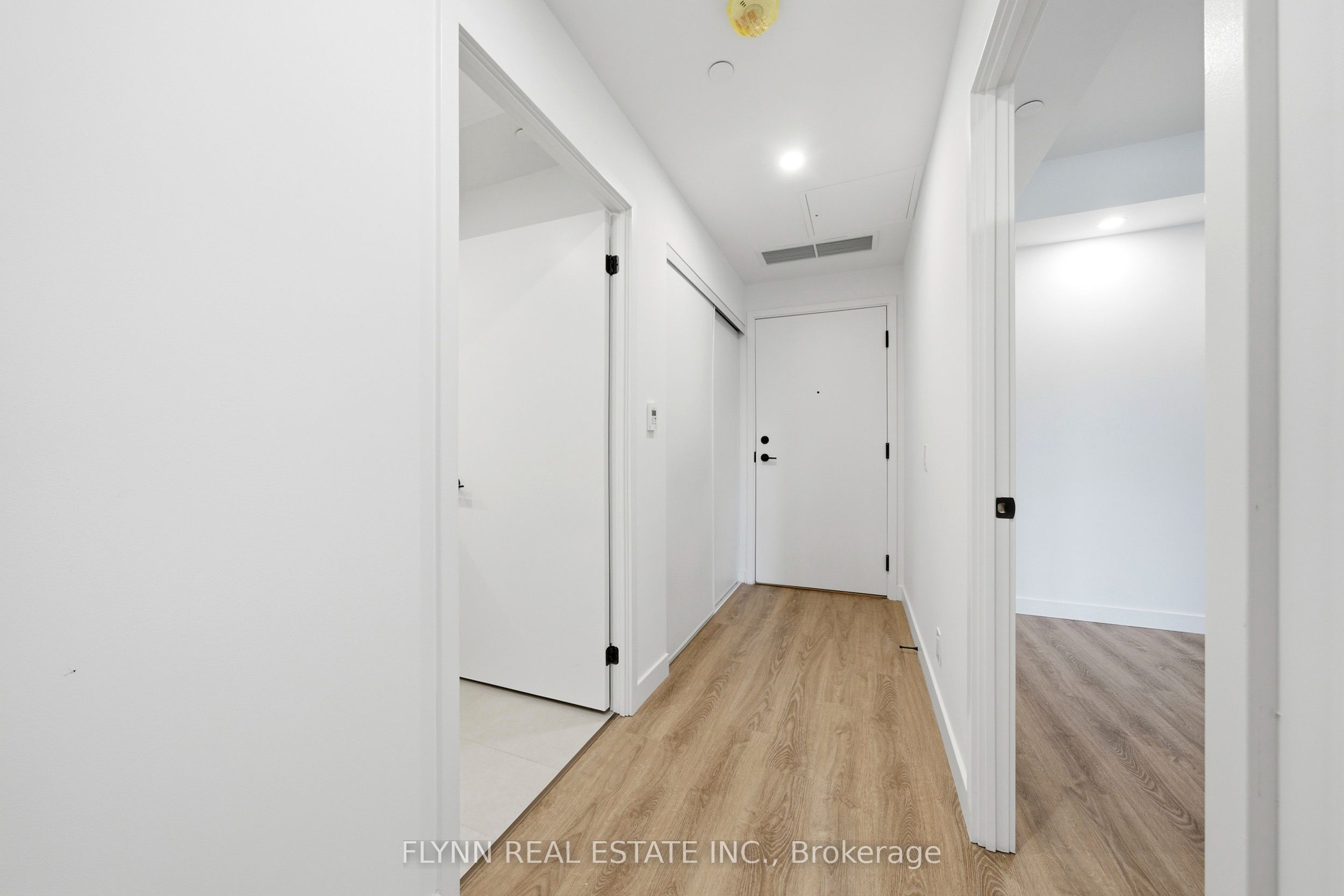 1050 Eastern Avenue 315, Toronto, ON M4L 0B7 photo 4