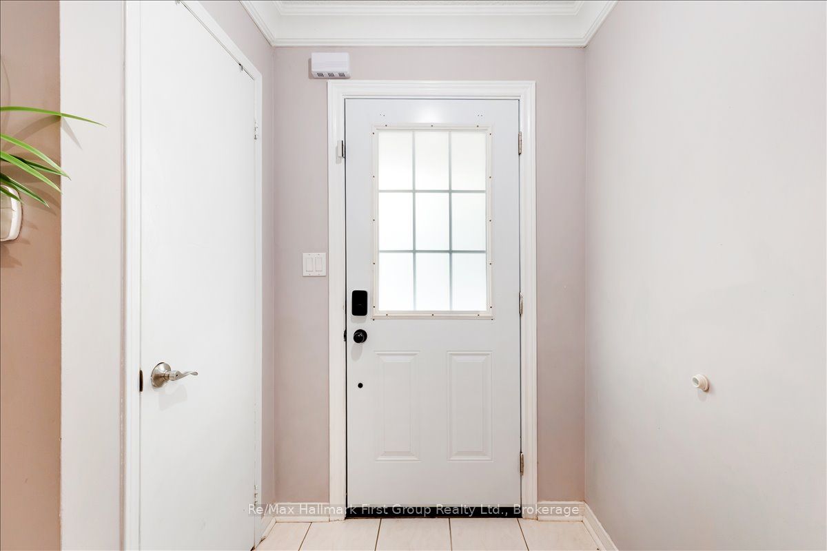 9 Alexis Way, Whitby, ON L1R 2N9 photo 3
