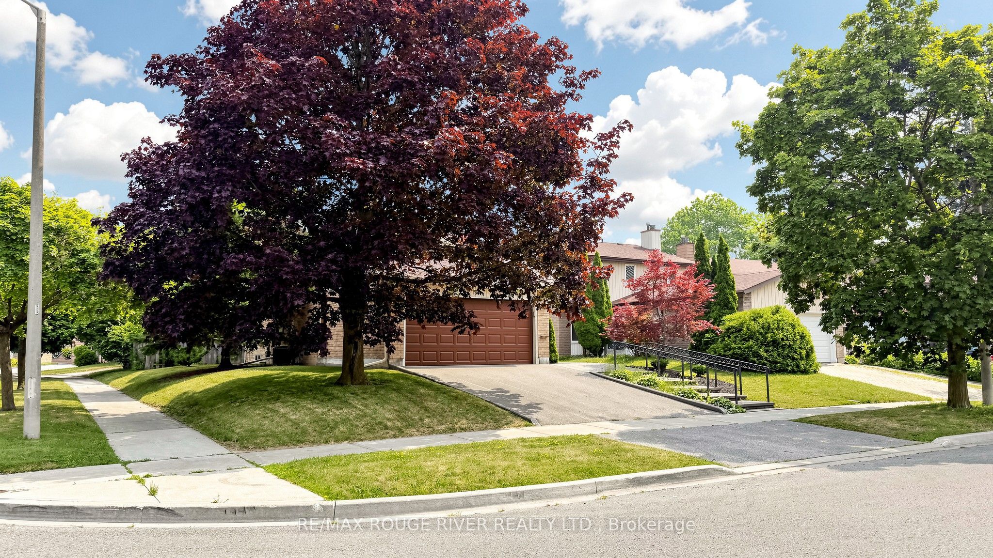 103 Ambercroft Boulevard, Toronto, ON M1W 2Z6 photo 3