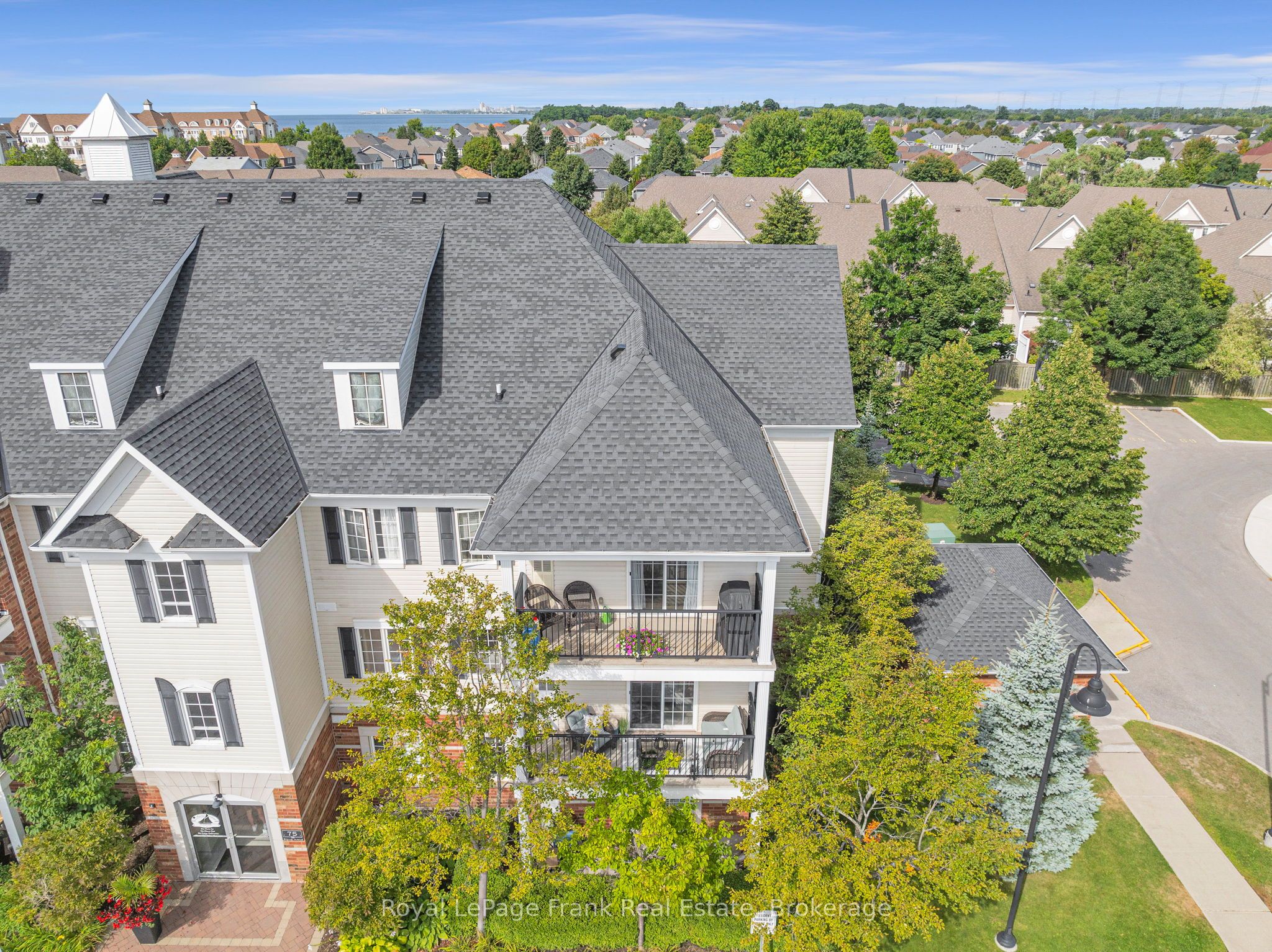 75 Shipway Avenue 301, Clarington, ON L1B 0B8