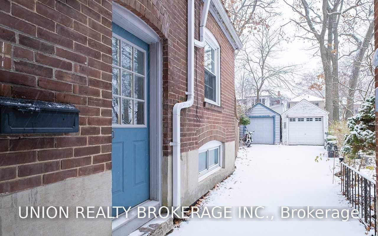 15 Blantyre Avenue Lower, Toronto, ON M1N 2R3
