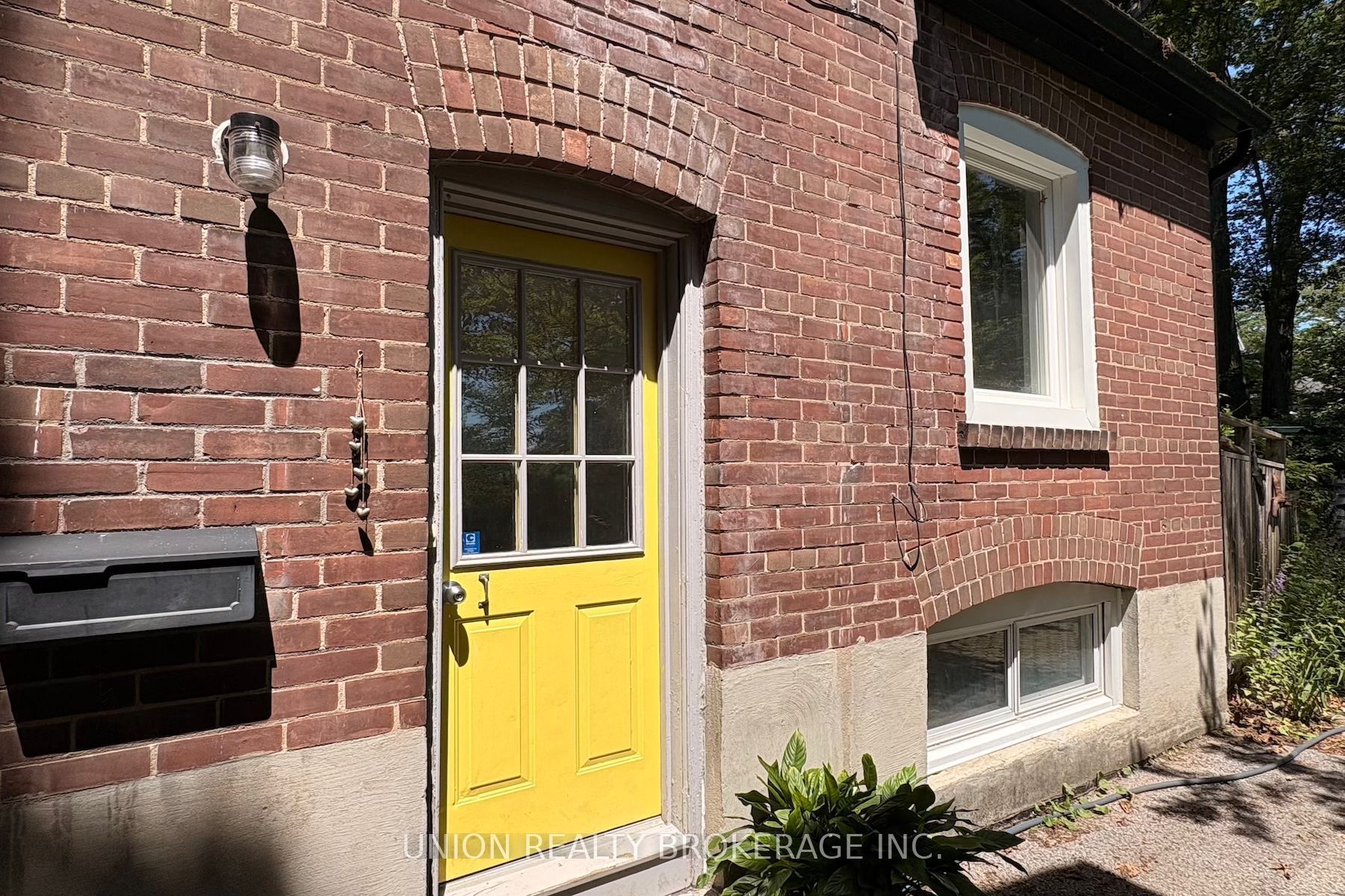 15 Blantyre Avenue Lower, Toronto, ON M1N 2R3 photo 5