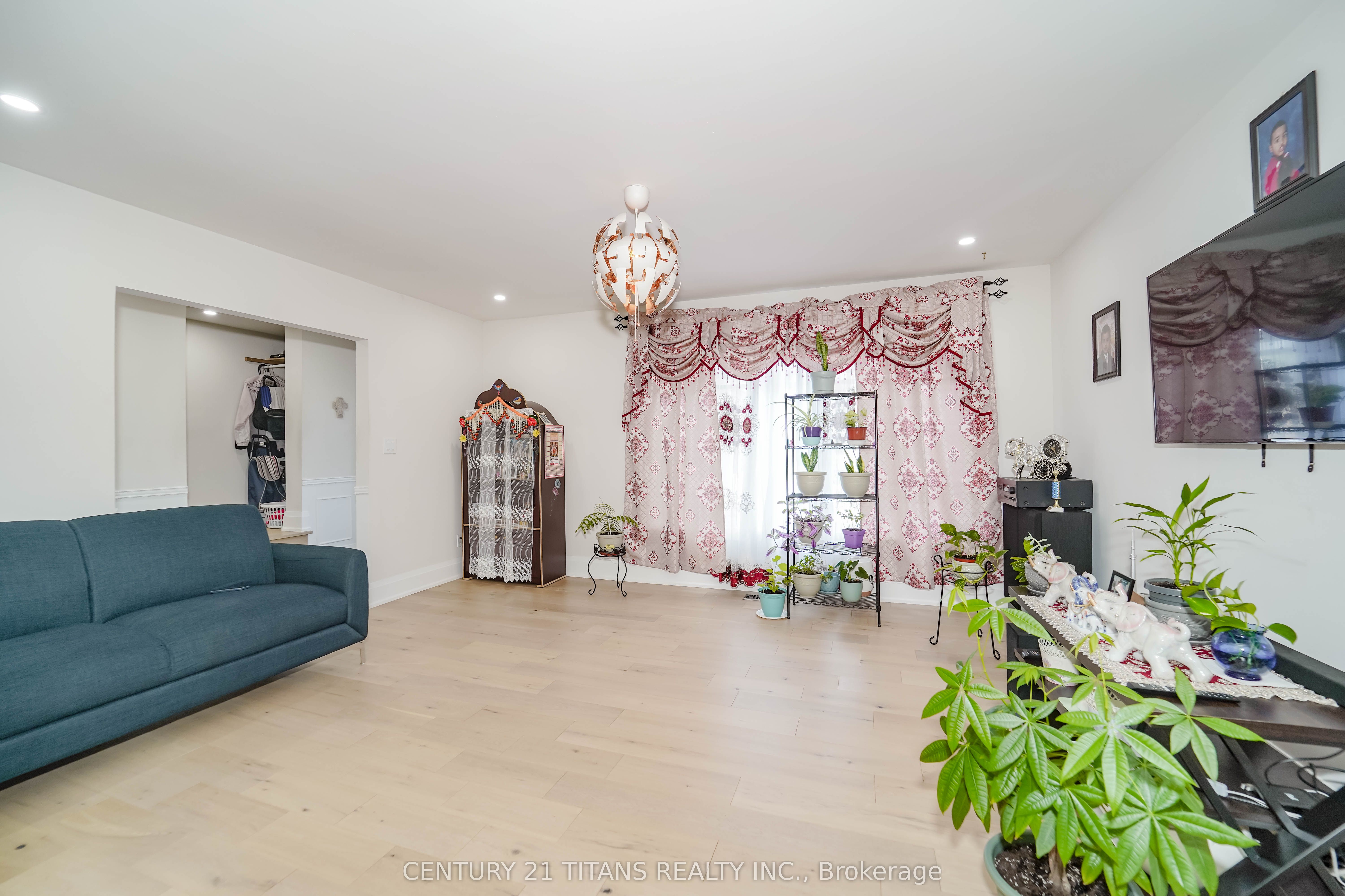 42 Pixley Crescent, Toronto, ON M1E 3G6 photo 2