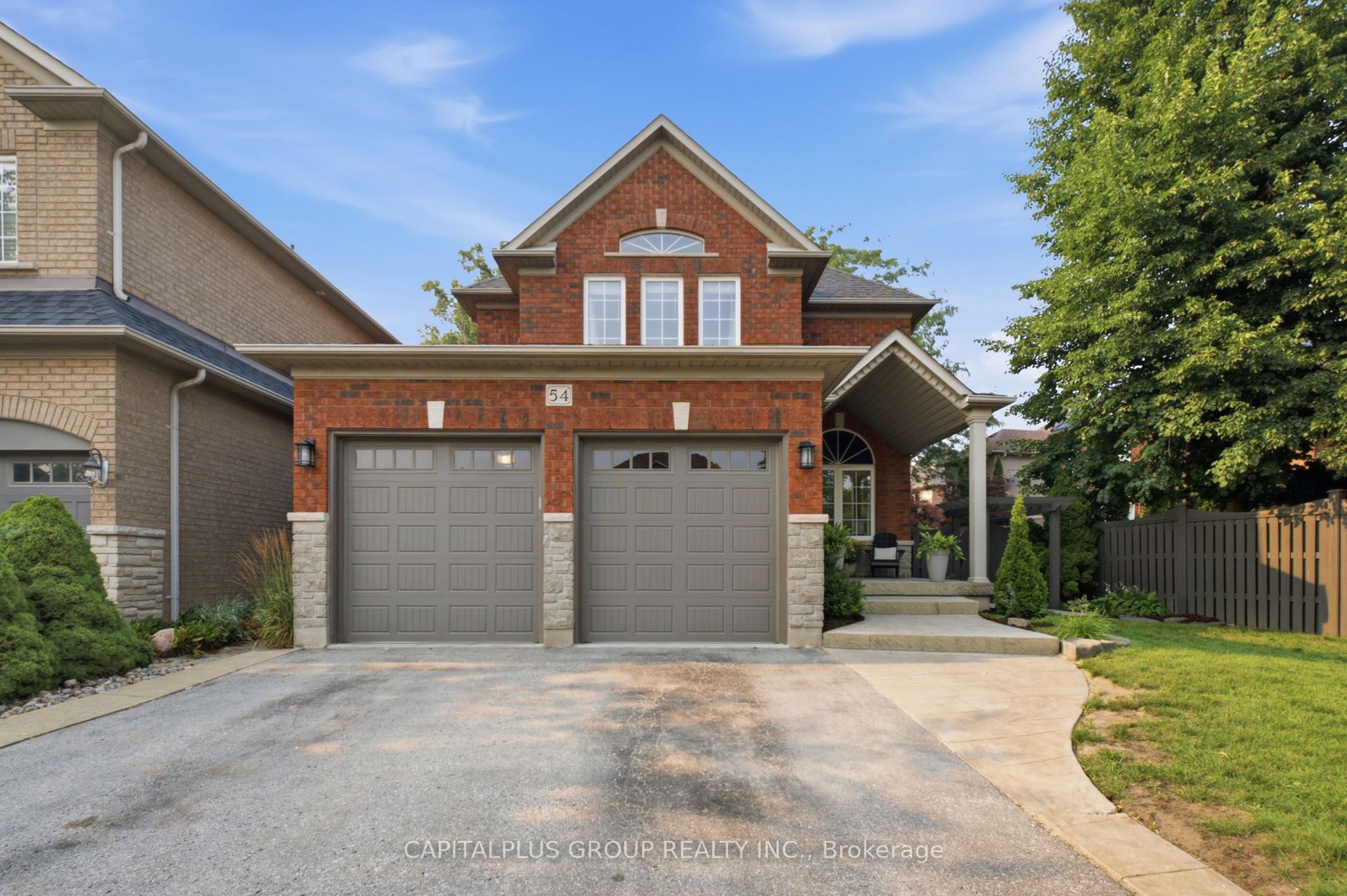 54 Tom Edwards Drive, Whitby, ON L1R 2R2