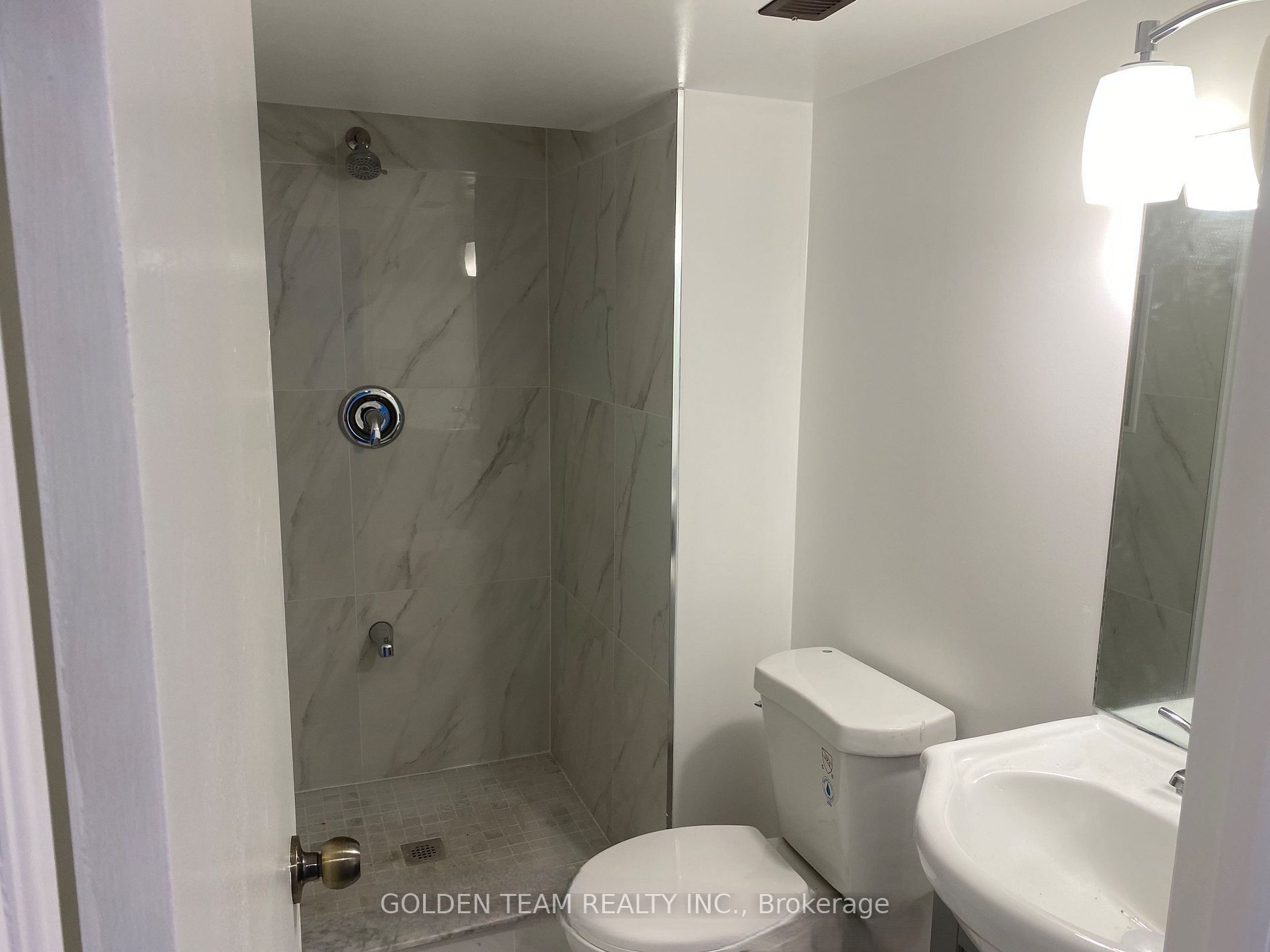 21 Canham Crescent BSMT, Toronto, ON M1S 2H7 photo 3