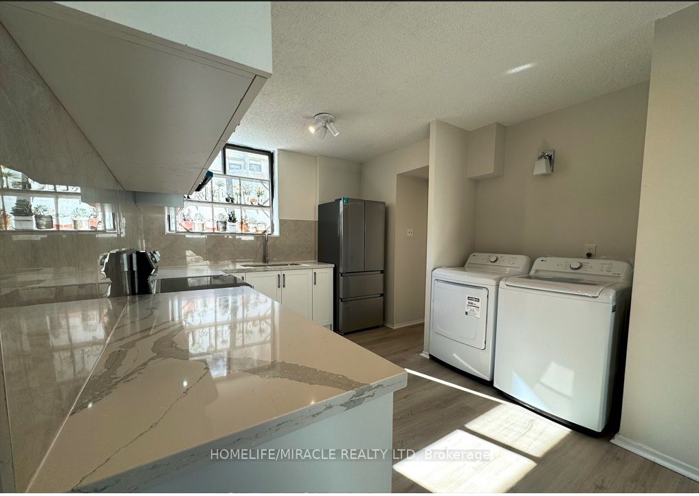 665 Kennedy Road 303, Toronto, ON M1K 5E2 photo 4