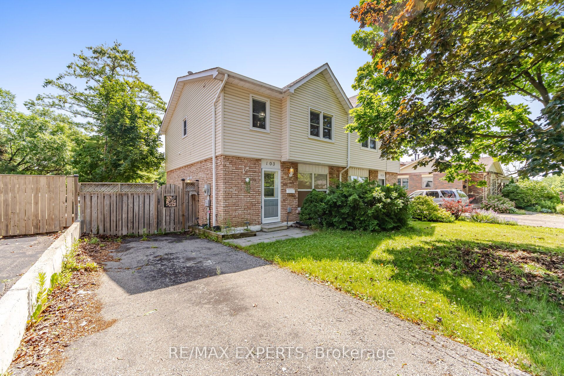 103 Guthrie Crescent, Whitby, ON L1P 1A6