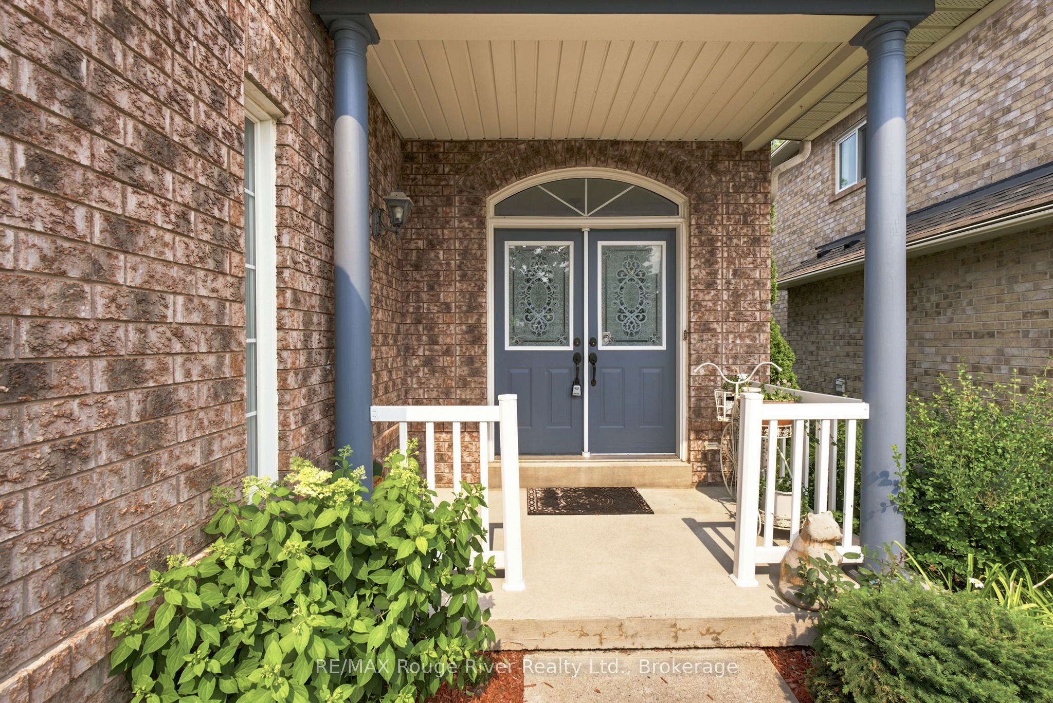 17 Floree Street, Whitby, ON L1R 3B2 photo 2