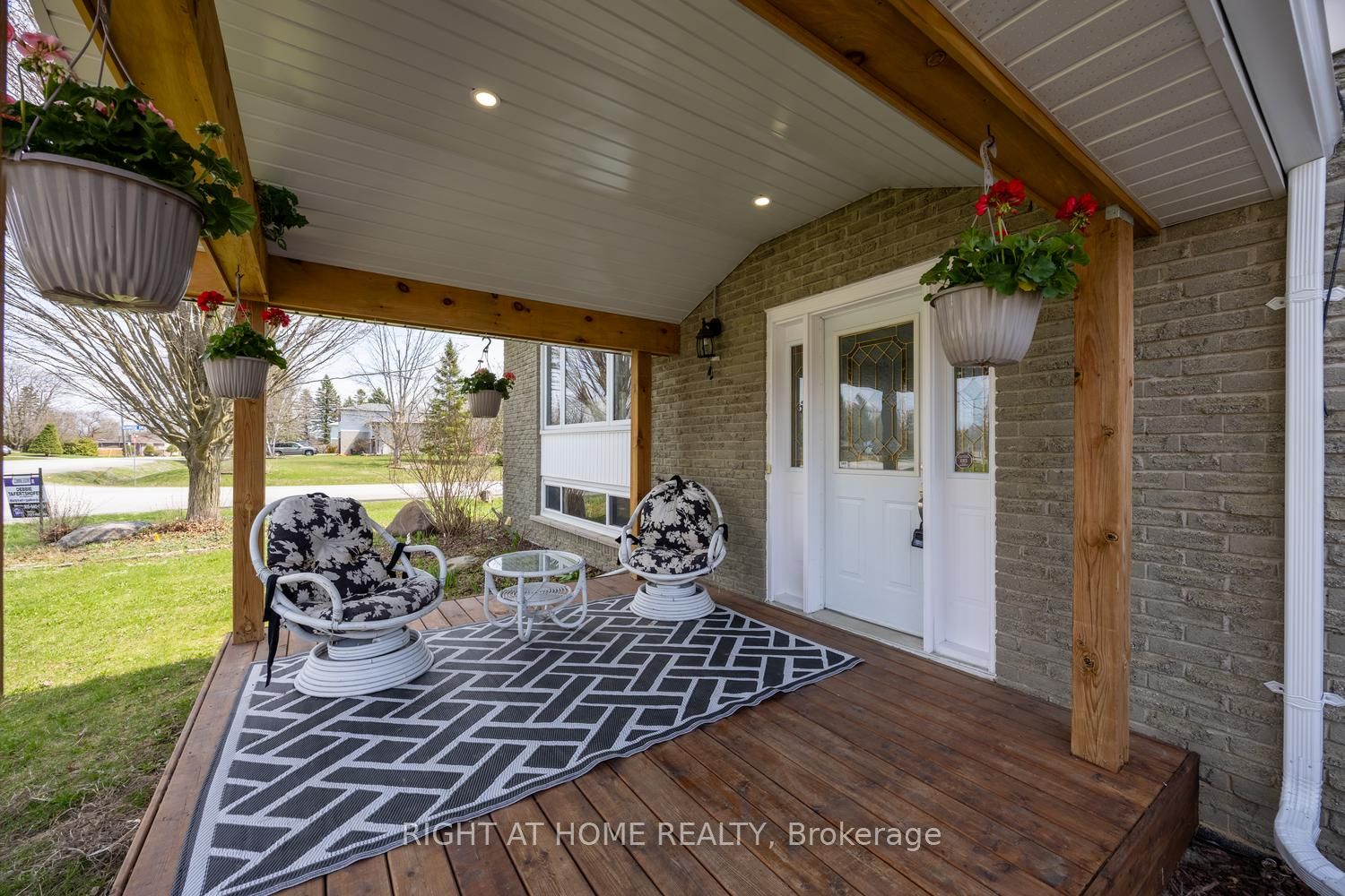 17 Crestview Avenue, Scugog, ON L0B 1B0 photo 5