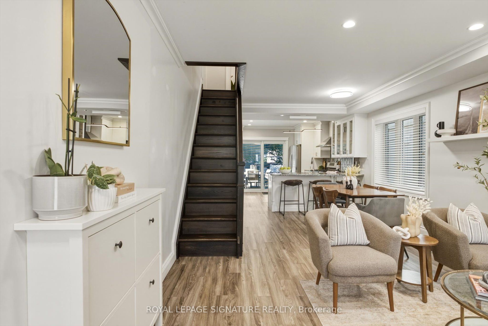 122 Holborne Avenue, Toronto, ON M4C 2R4 photo 4