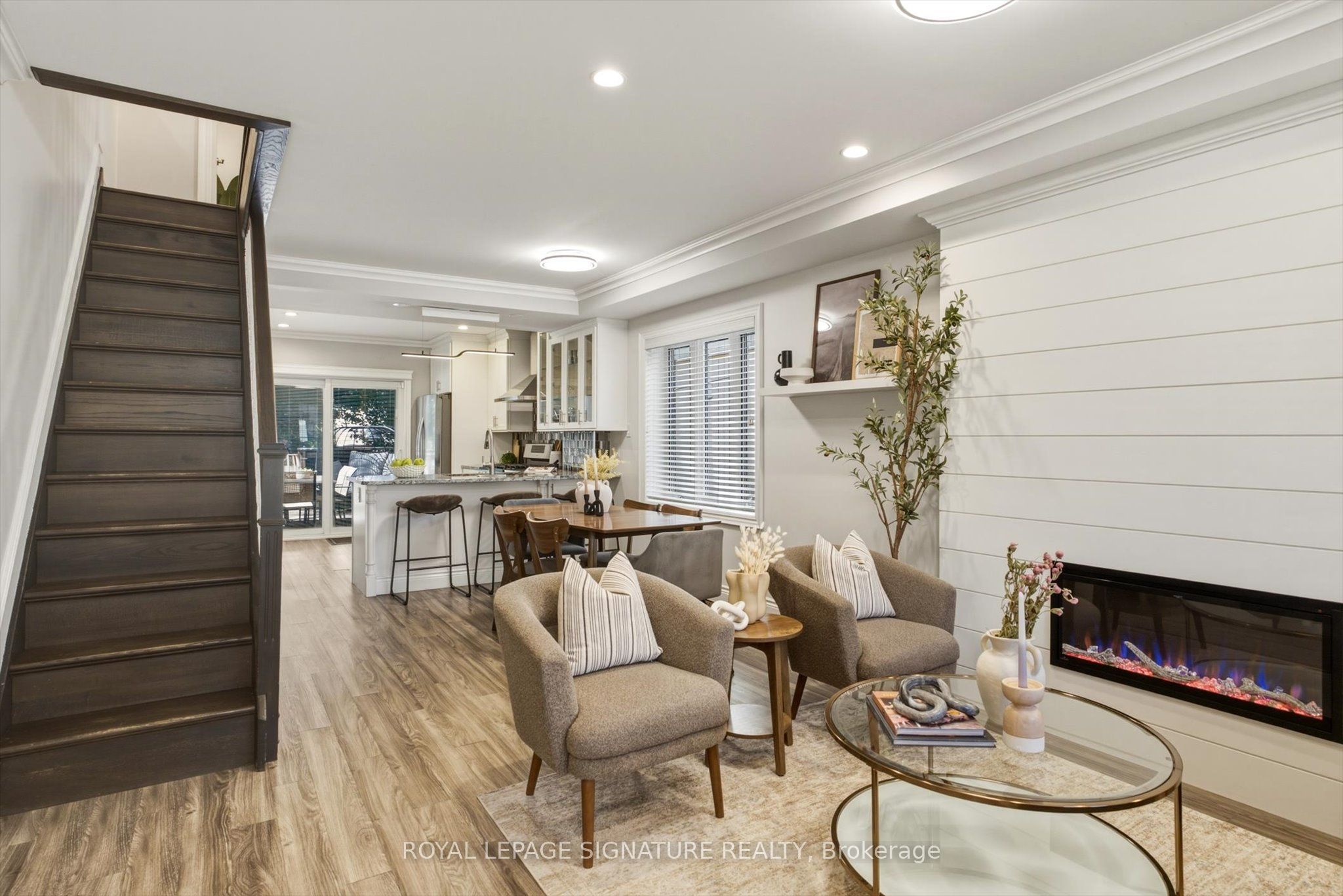 122 Holborne Avenue, Toronto, ON M4C 2R4 photo 5