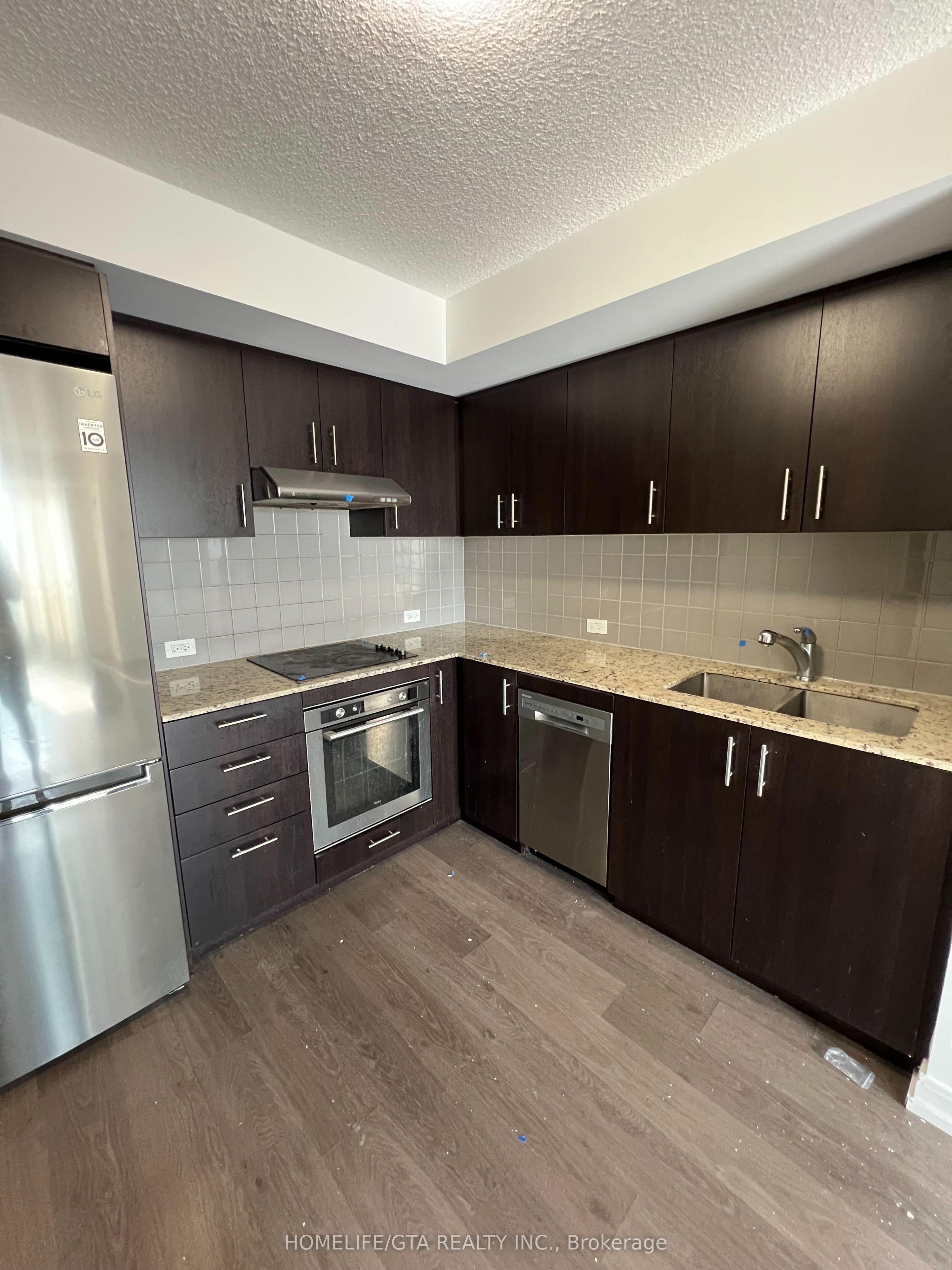 255 Village Green Square 1905, Toronto, ON M1S 0L7 photo 4