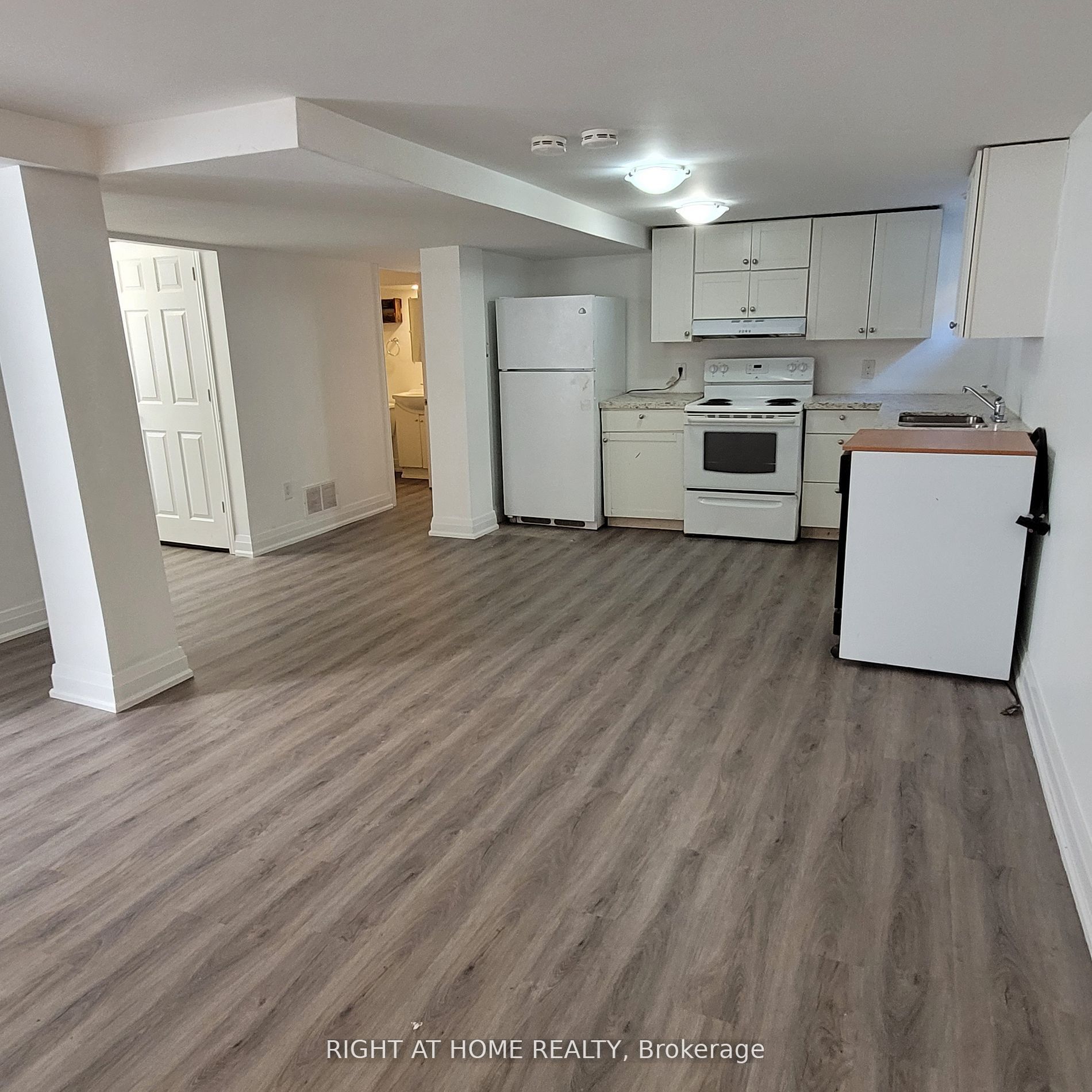 202 Cadillac Avenue S Lower, Oshawa, ON L1H 5Z7 photo 5