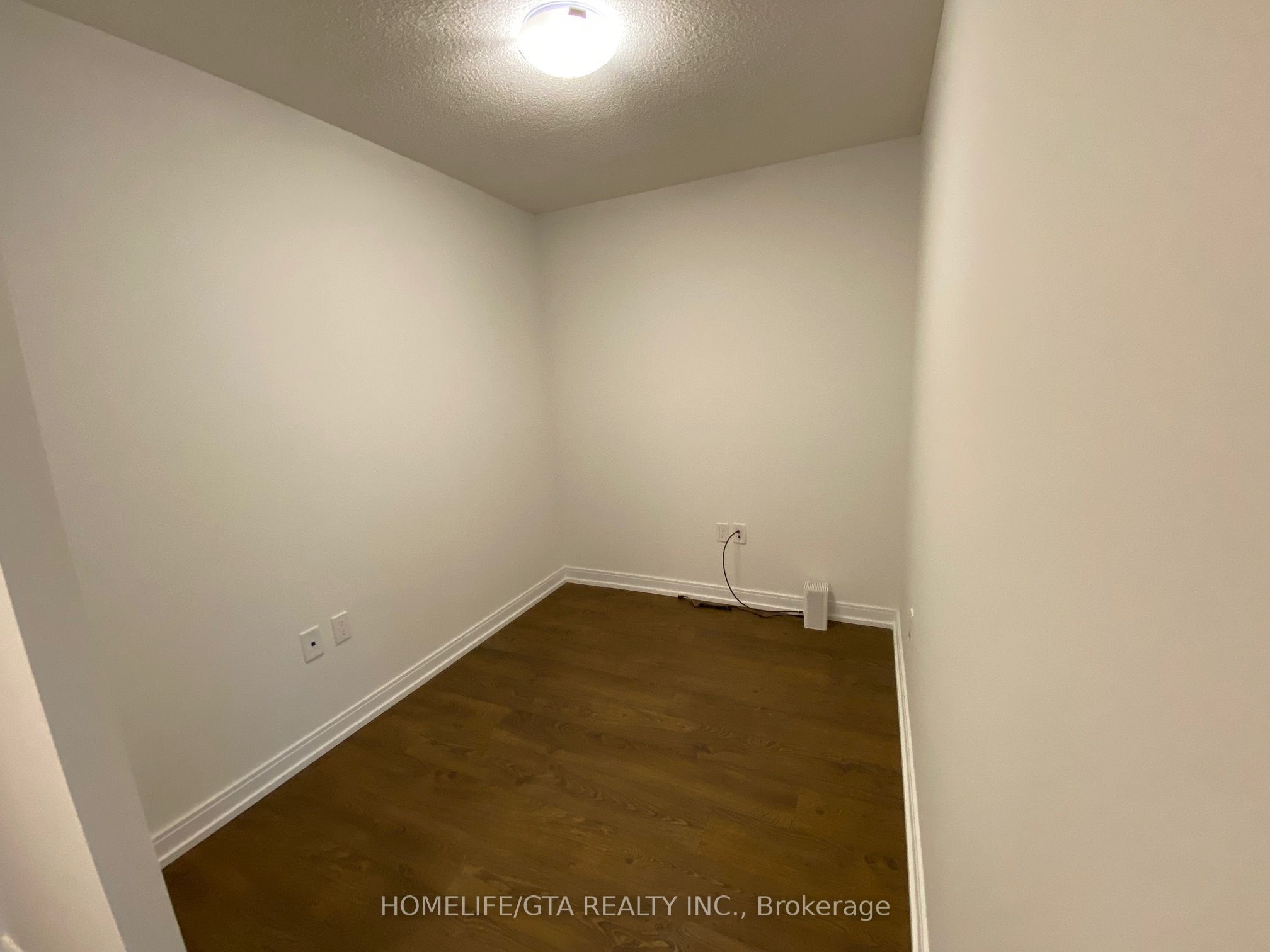 275 Village Green Square 2120, Toronto, ON M1S 0L1 photo 4