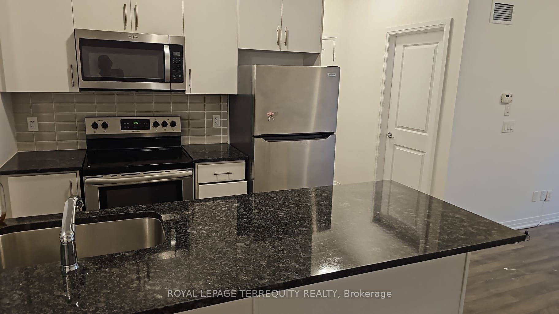 2635 William Jackson Drive 715, Pickering, ON L1X 0L4 photo 4