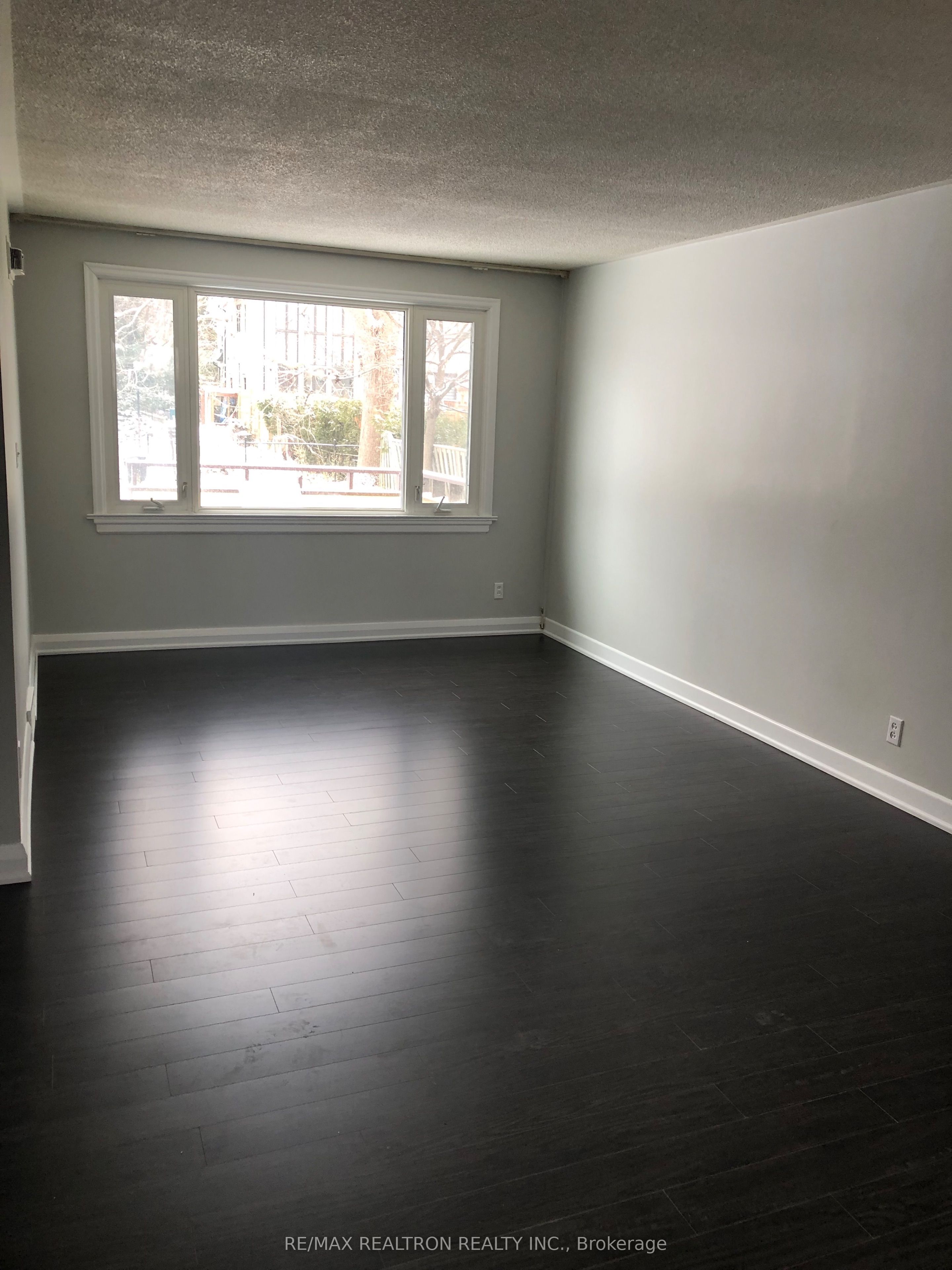 400 Manse Road, Toronto, ON M1E 3V6 photo 2