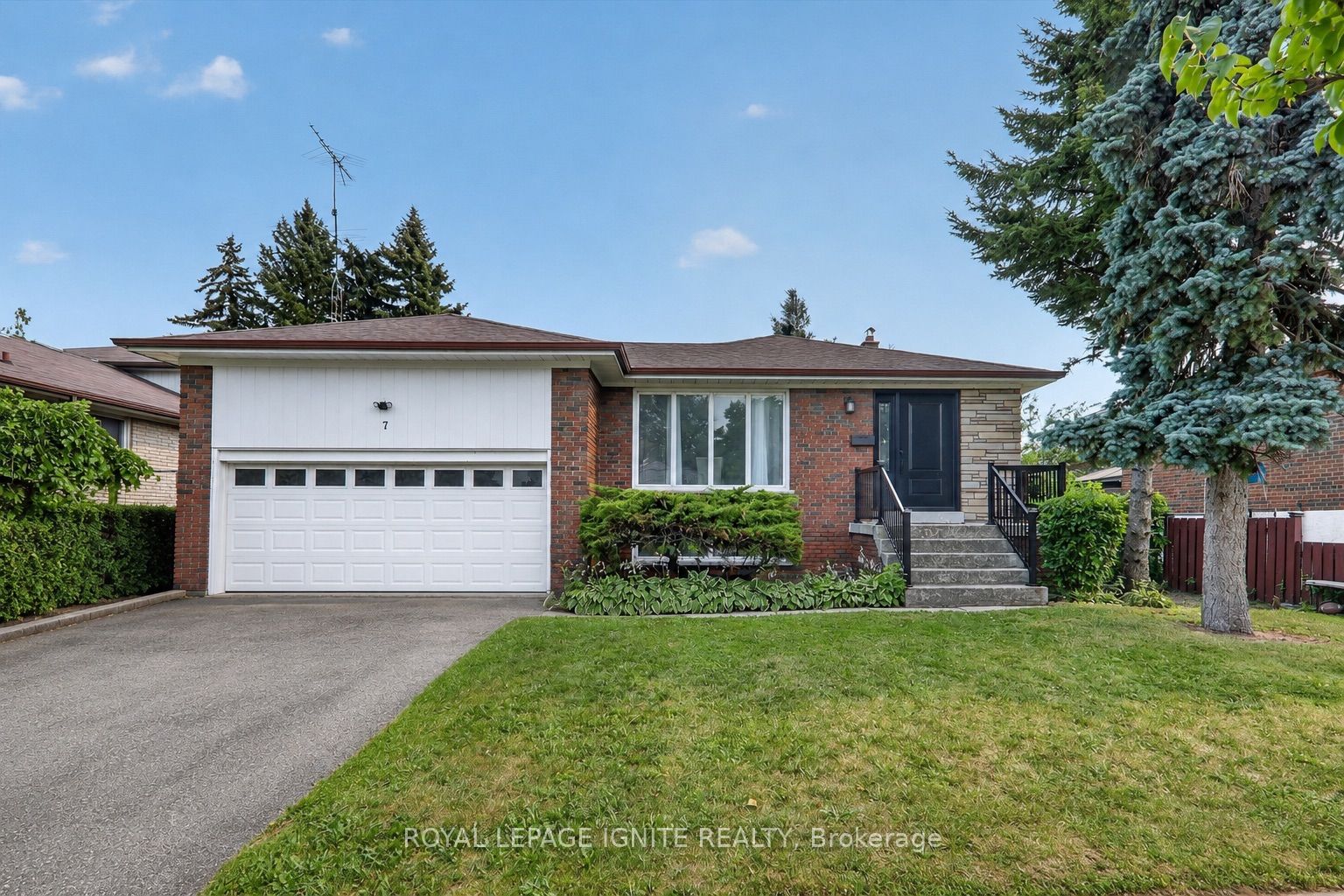 7 Briarbluff Avenue, Toronto, ON M1E 3H2 photo 4