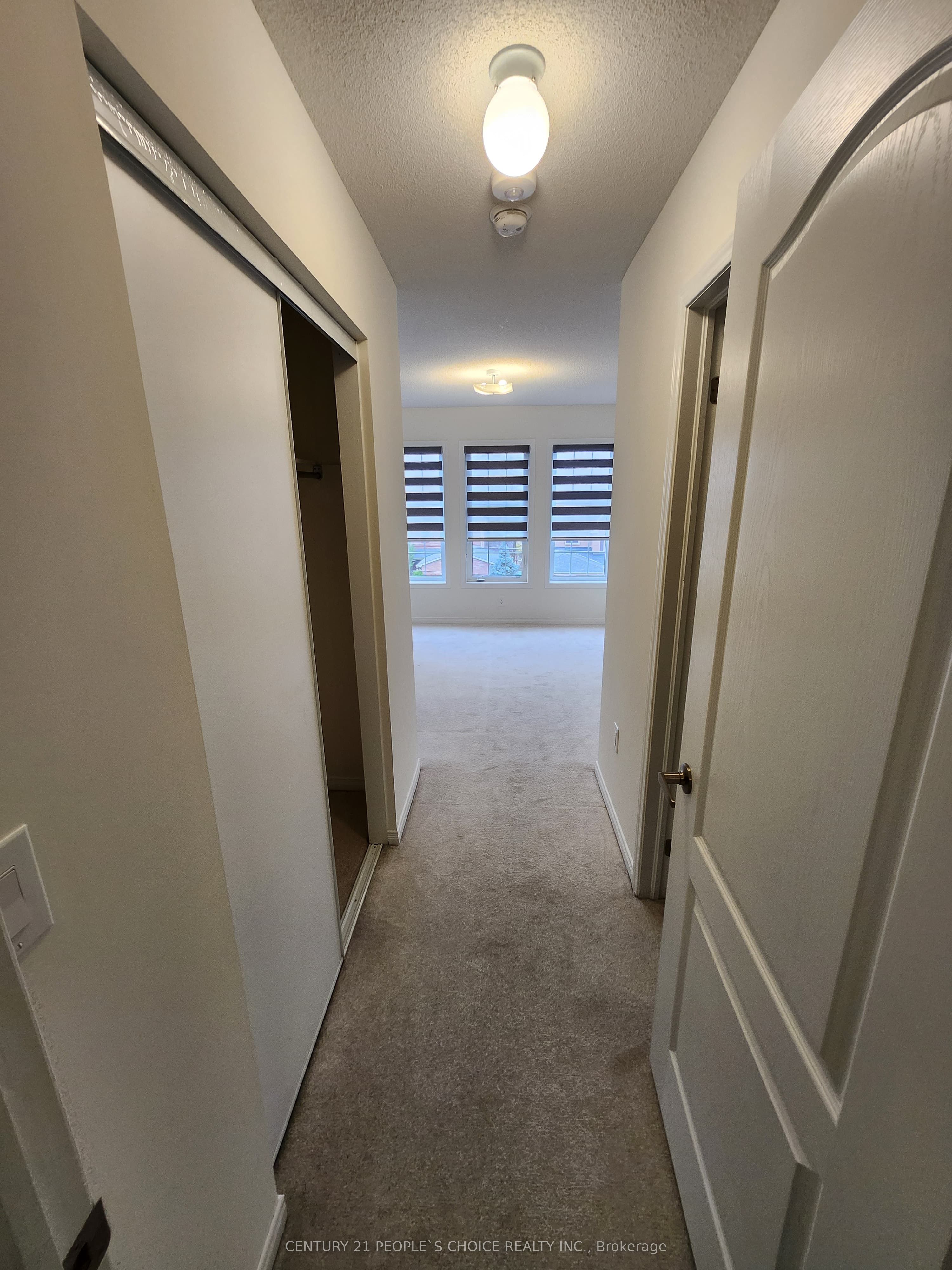 527 Old Harwood Avenue E, Ajax, ON L1Z 0V2 photo 2