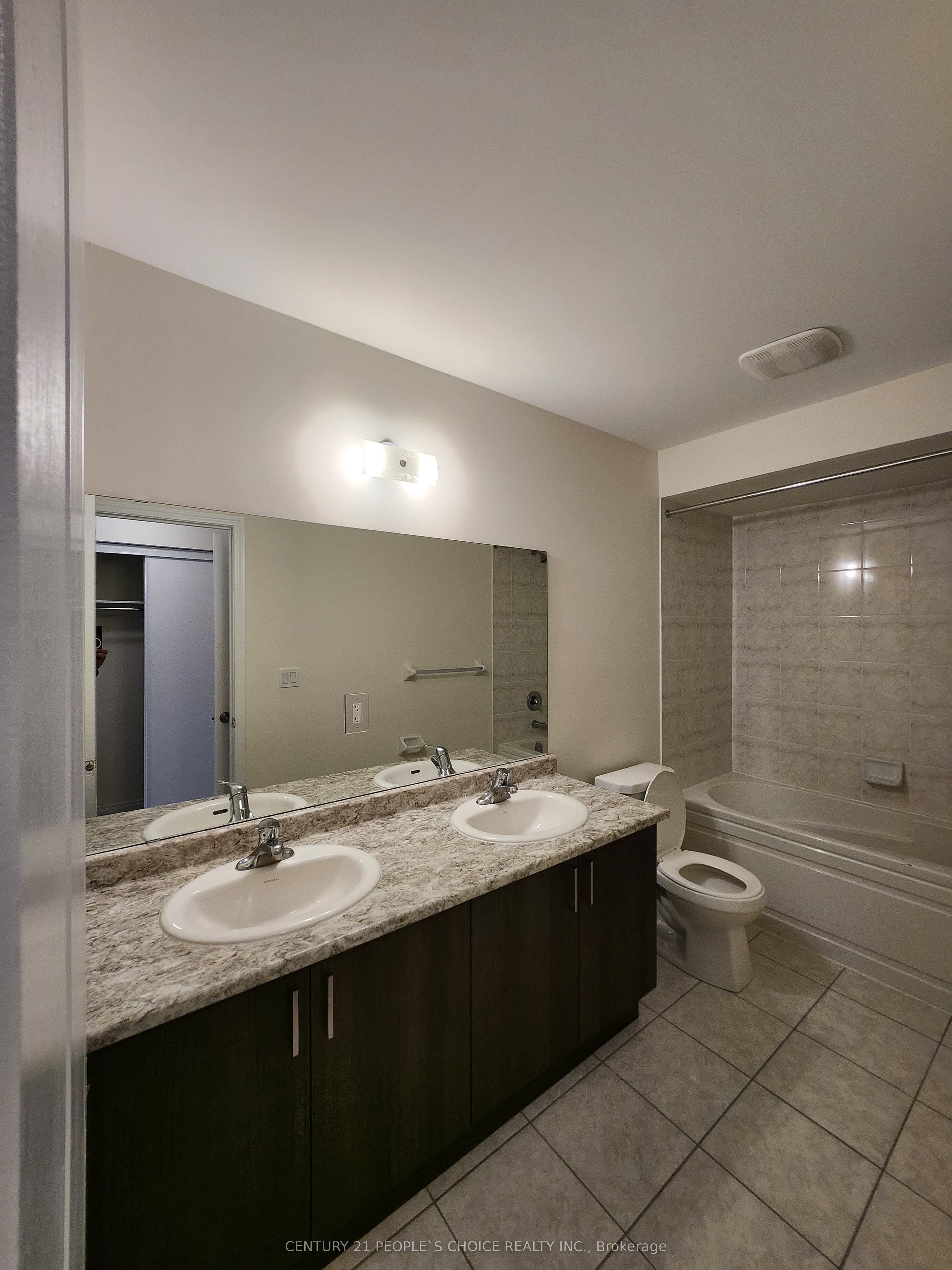 527 Old Harwood Avenue E, Ajax, ON L1Z 0V2 photo 3
